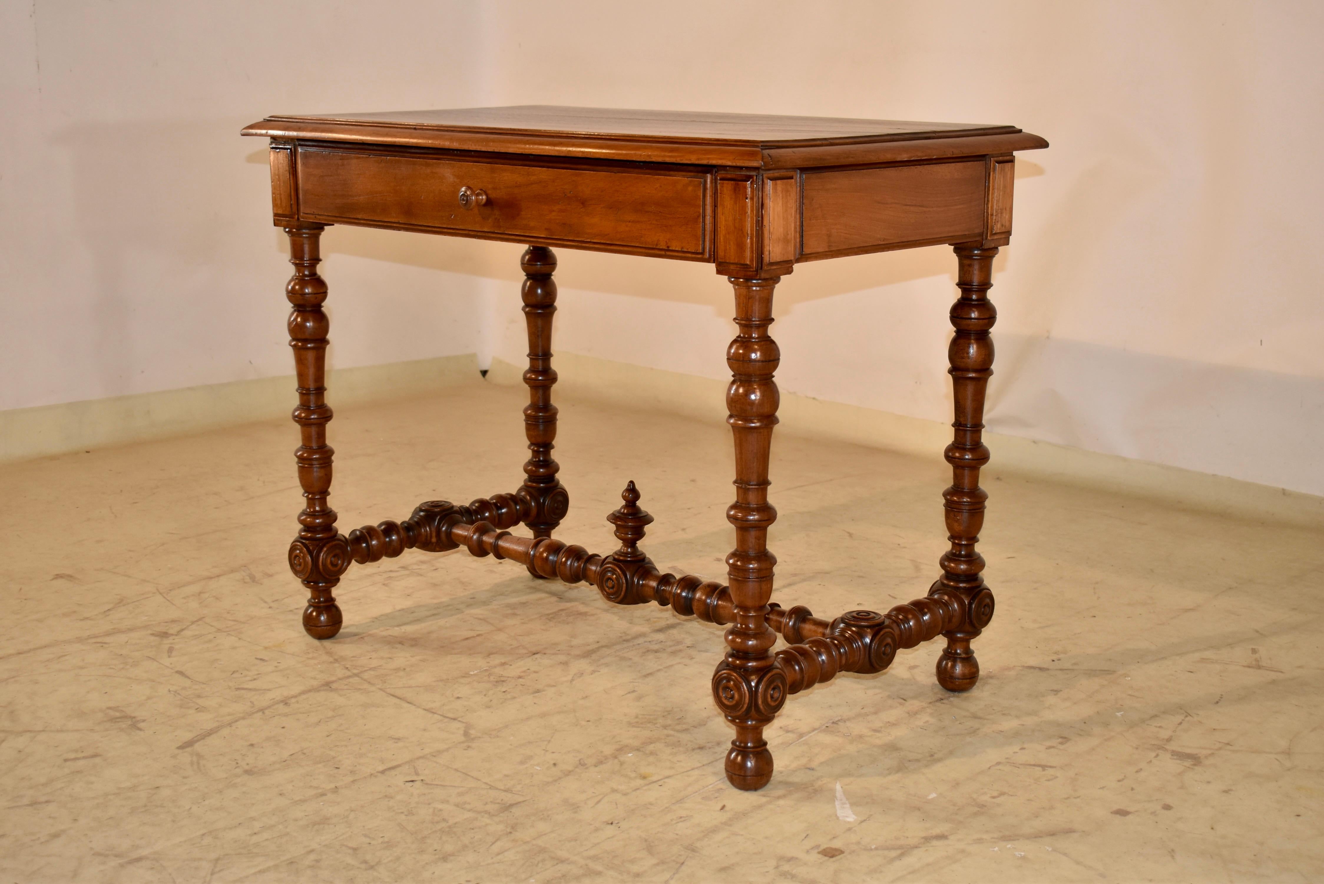Table d'appoint en noyer de la fin du XVIIIe siècle Bon état - En vente à High Point, NC