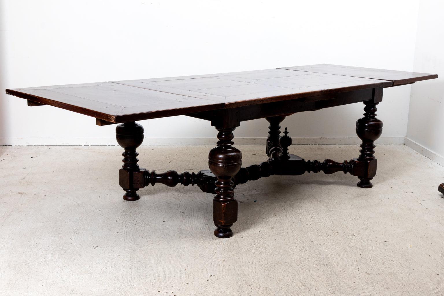 Late 18th Century French Walnut Table For Sale 4