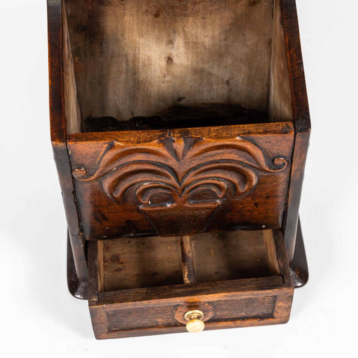 George III Boîte à épices en bois fruitier de la fin du XVIIIe siècle d'Angleterre en vente