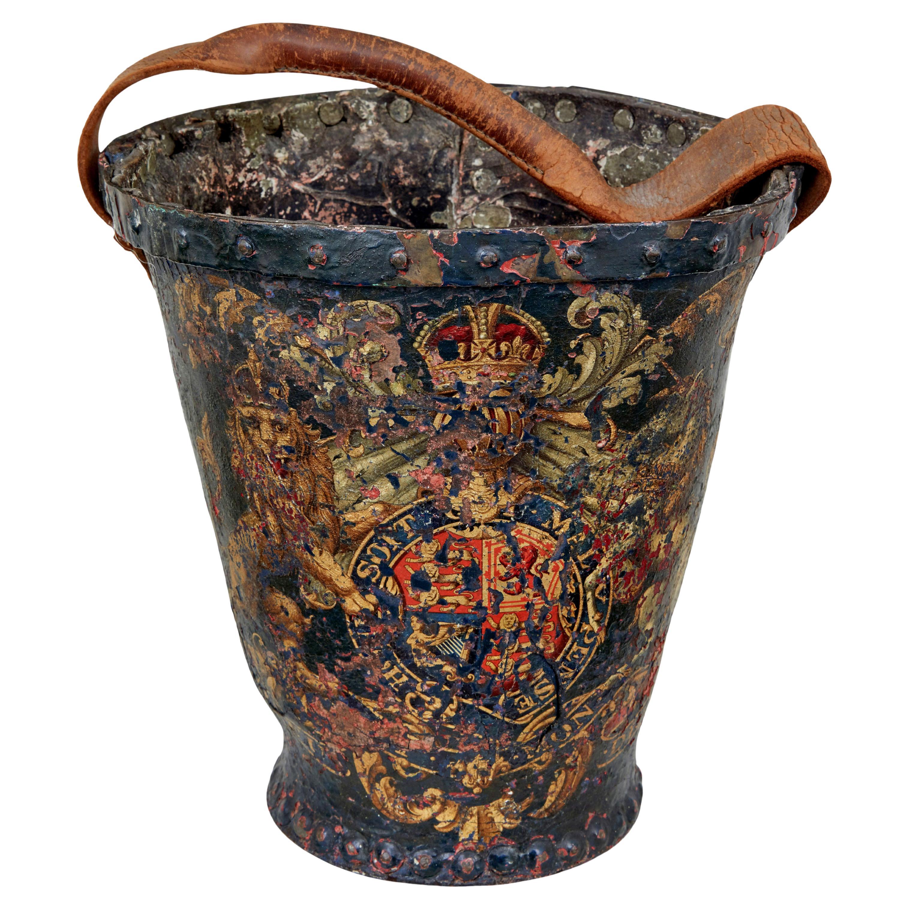 Ende des 18. Jahrhunderts George III. handbemalter Feuereimer aus Leder im Angebot