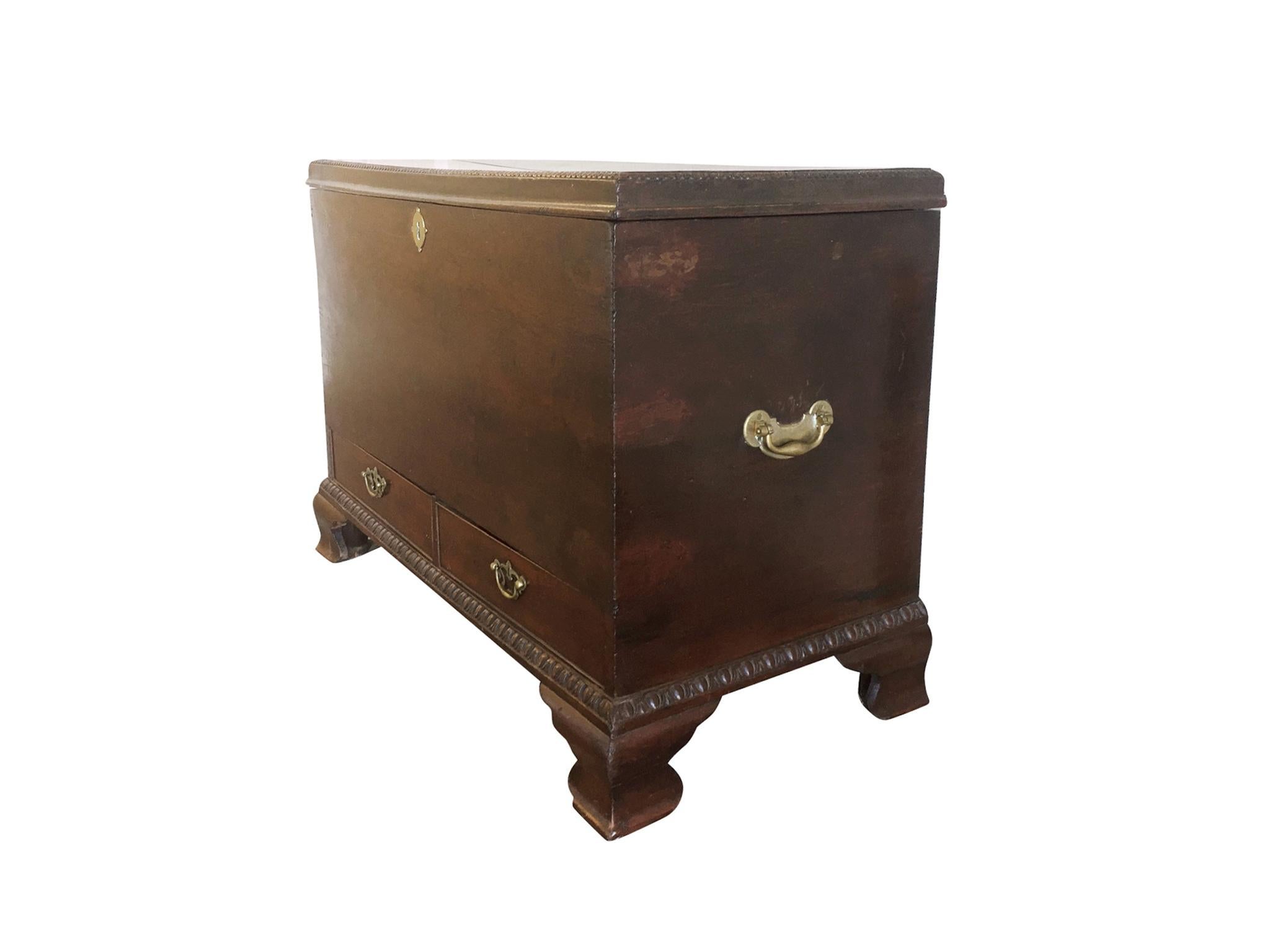 English Late 18th Century George III Mahogany Chest For Sale