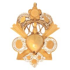 Late 18th Century Georgian Arrow Pierced Heart Locket Pendant in Gold Filigree