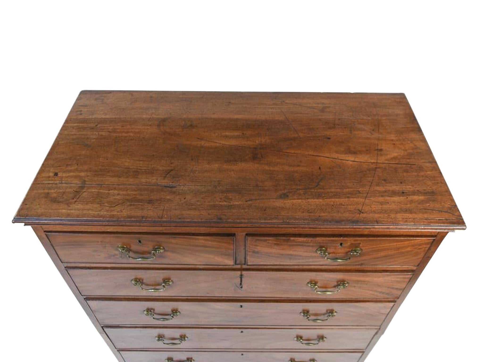 Late 18th Century Georgian Chest of Drawers In Good Condition In New York, NY