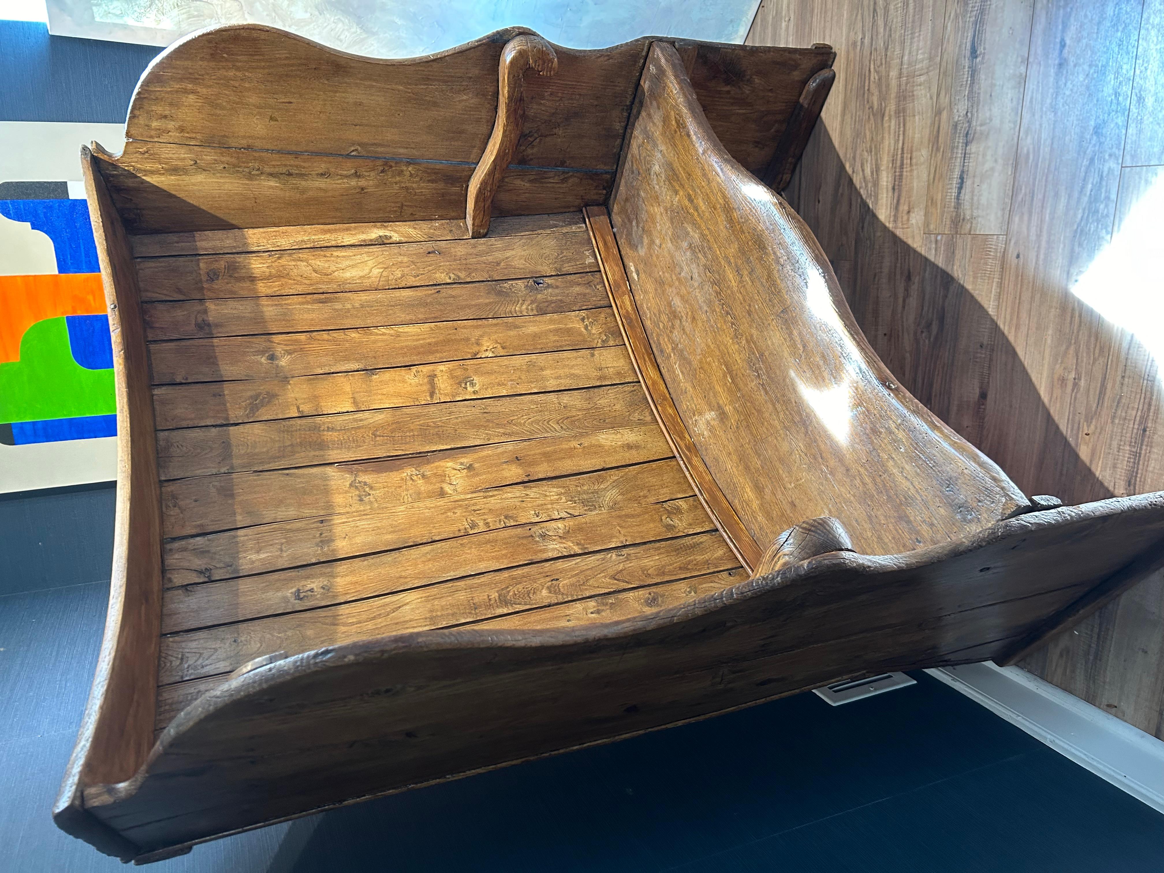 Late 18th Century Georgian Elm Settle For Sale 2
