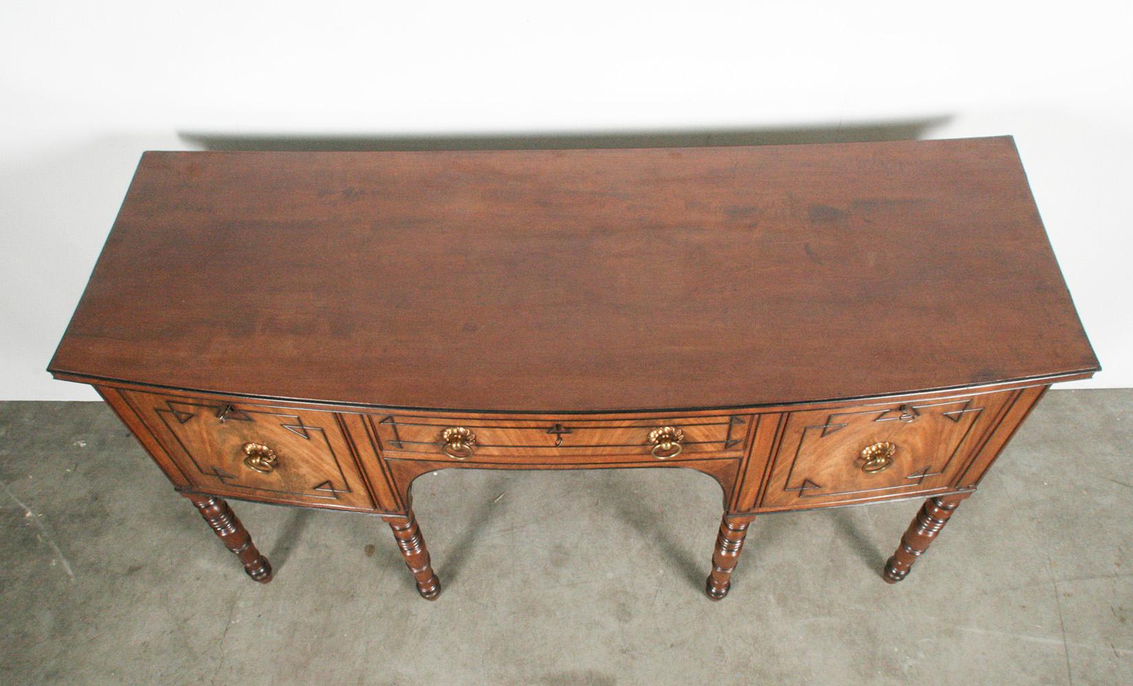 Late 18th Century Georgian English Bow Front Sideboard For Sale 4