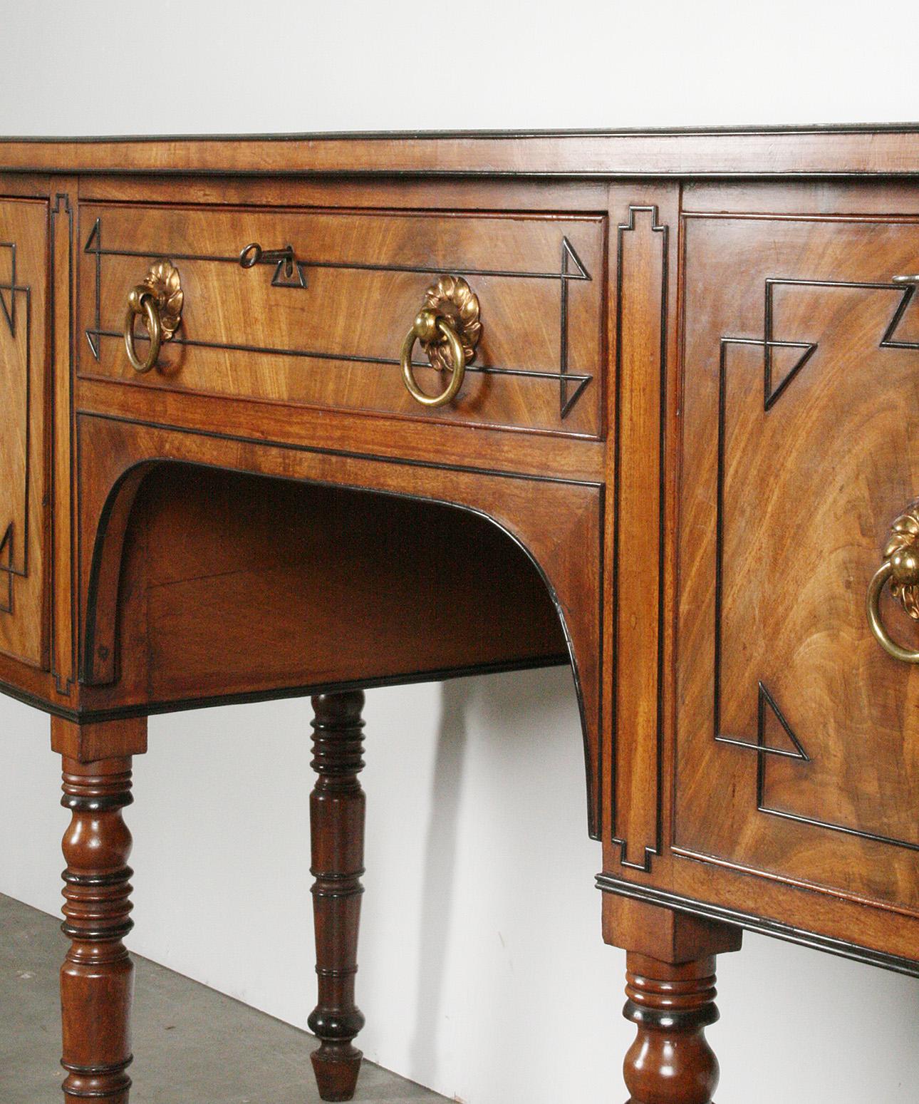 Late 18th Century Georgian English Bow Front Sideboard For Sale 5