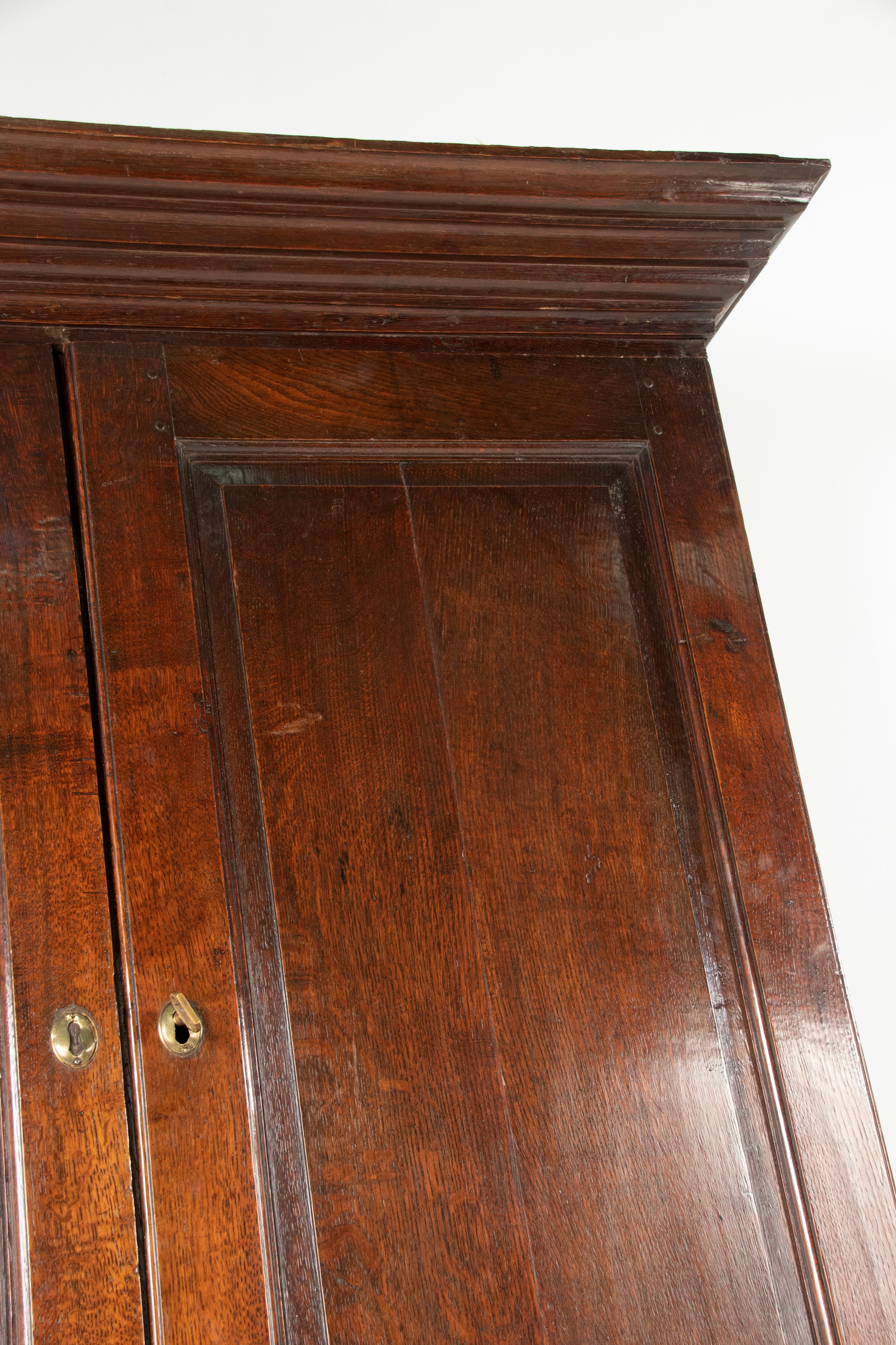 Cabinet / armoire en chêne de la fin du 18e siècle de style géorgien en vente 7