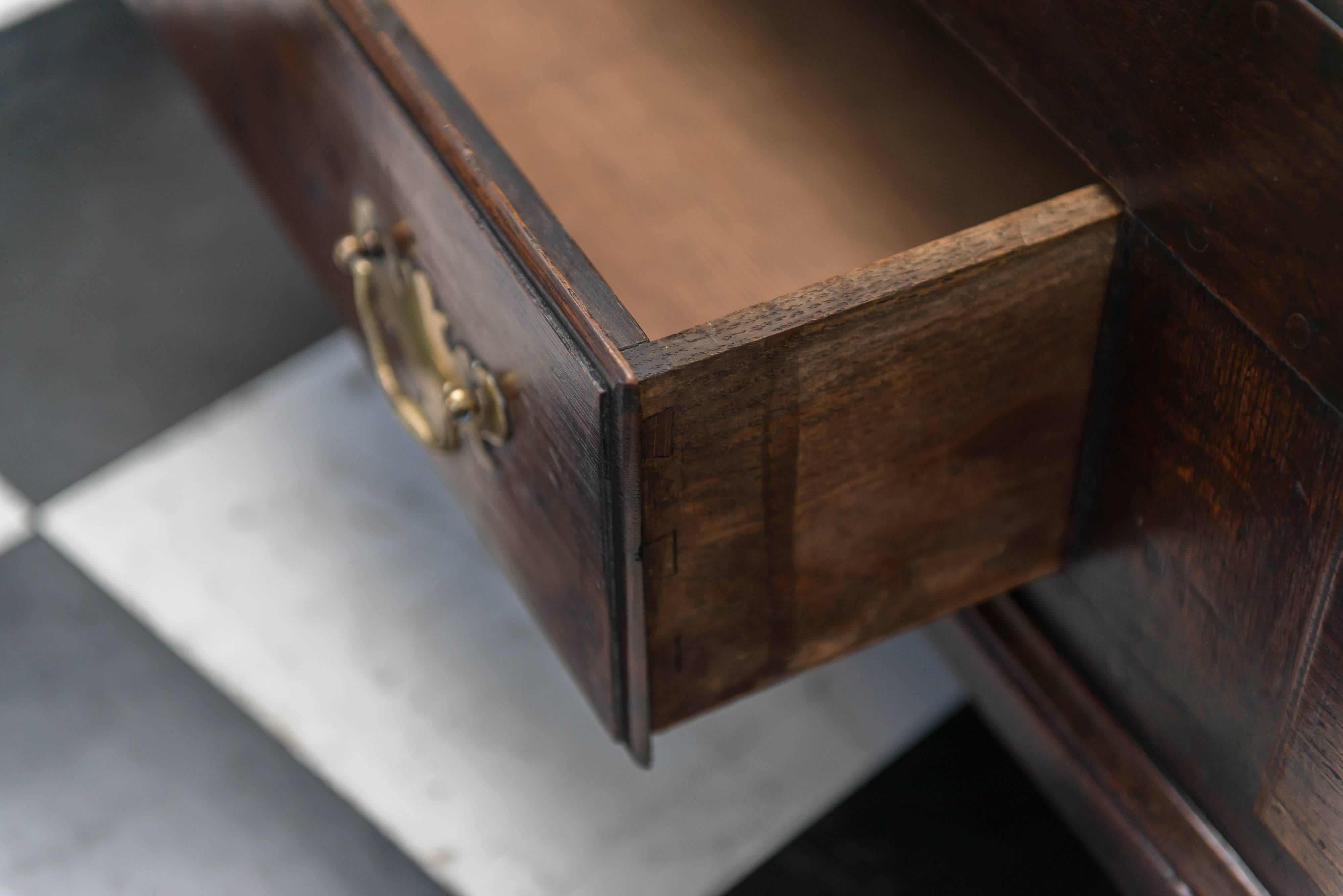 Late 18th Century Georgian Oak Livery Cabinet, circa 1780, Very Stable / Useable For Sale 3