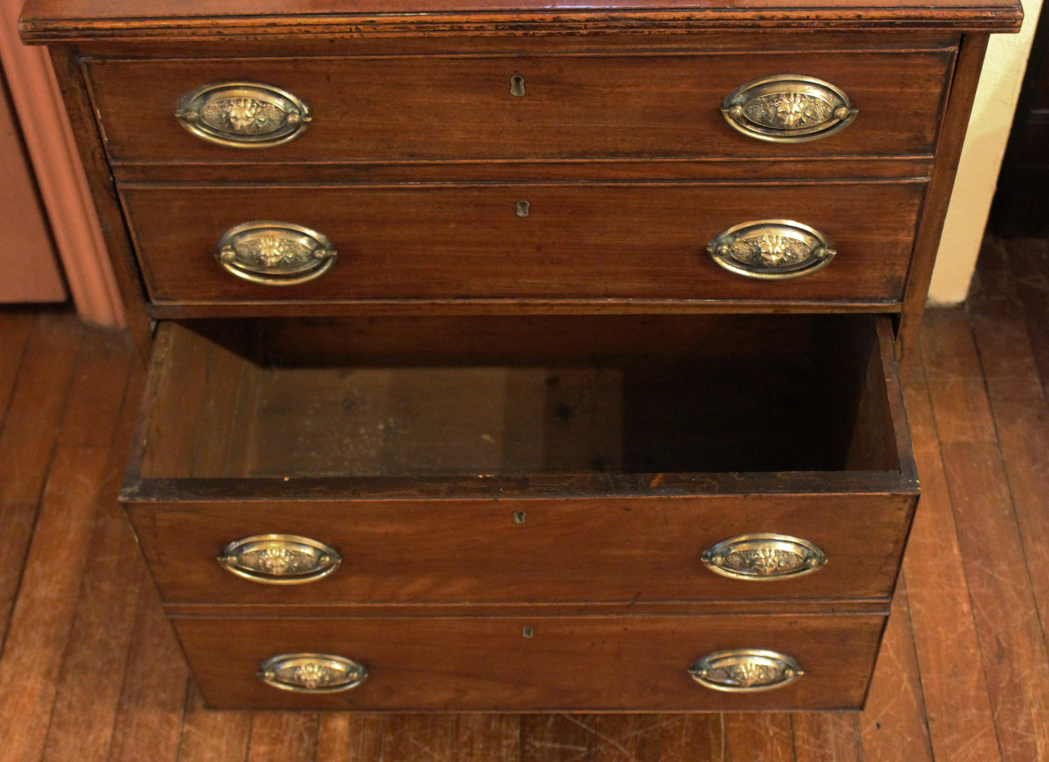 Late 18th Century Georgian Small Chest of Drawers 2