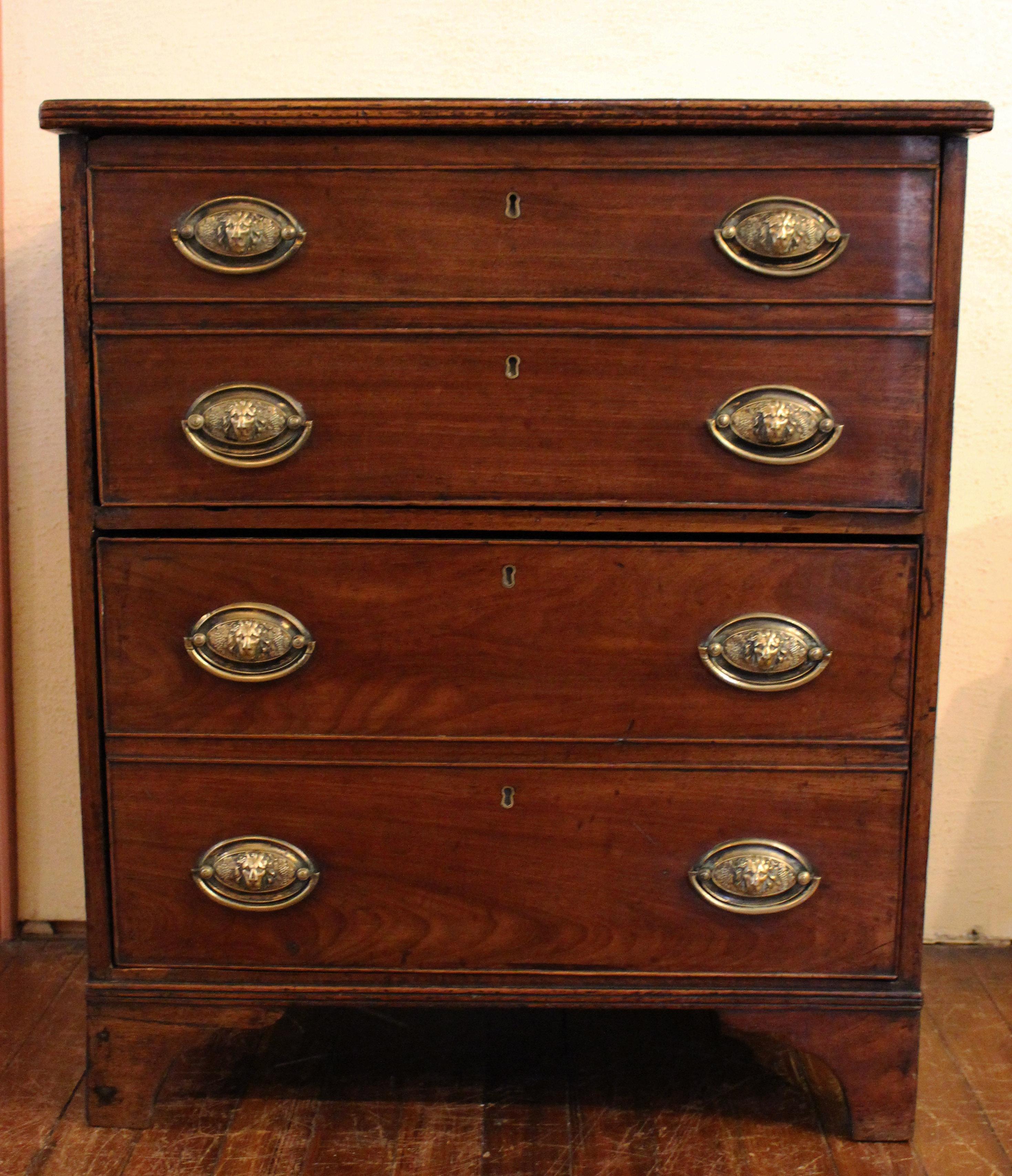 Late 18th Century Georgian Small Chest of Drawers 4