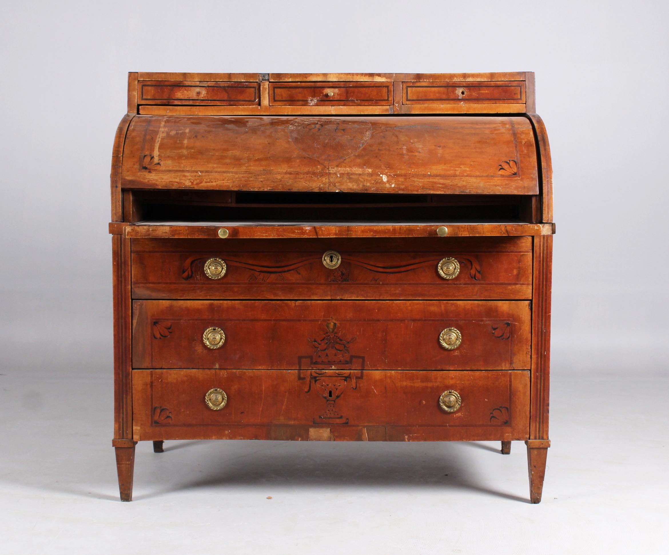 Late 18th Century German Louis XVI Secretary, Walnut, Marquetry, Cylinder Desk For Sale 15