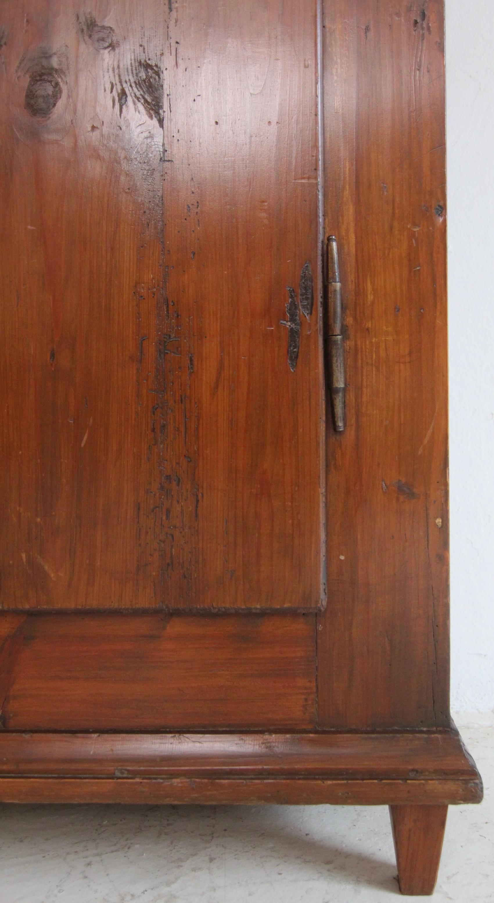 Late 18th Century German Provincial Pine Cupboard For Sale 9