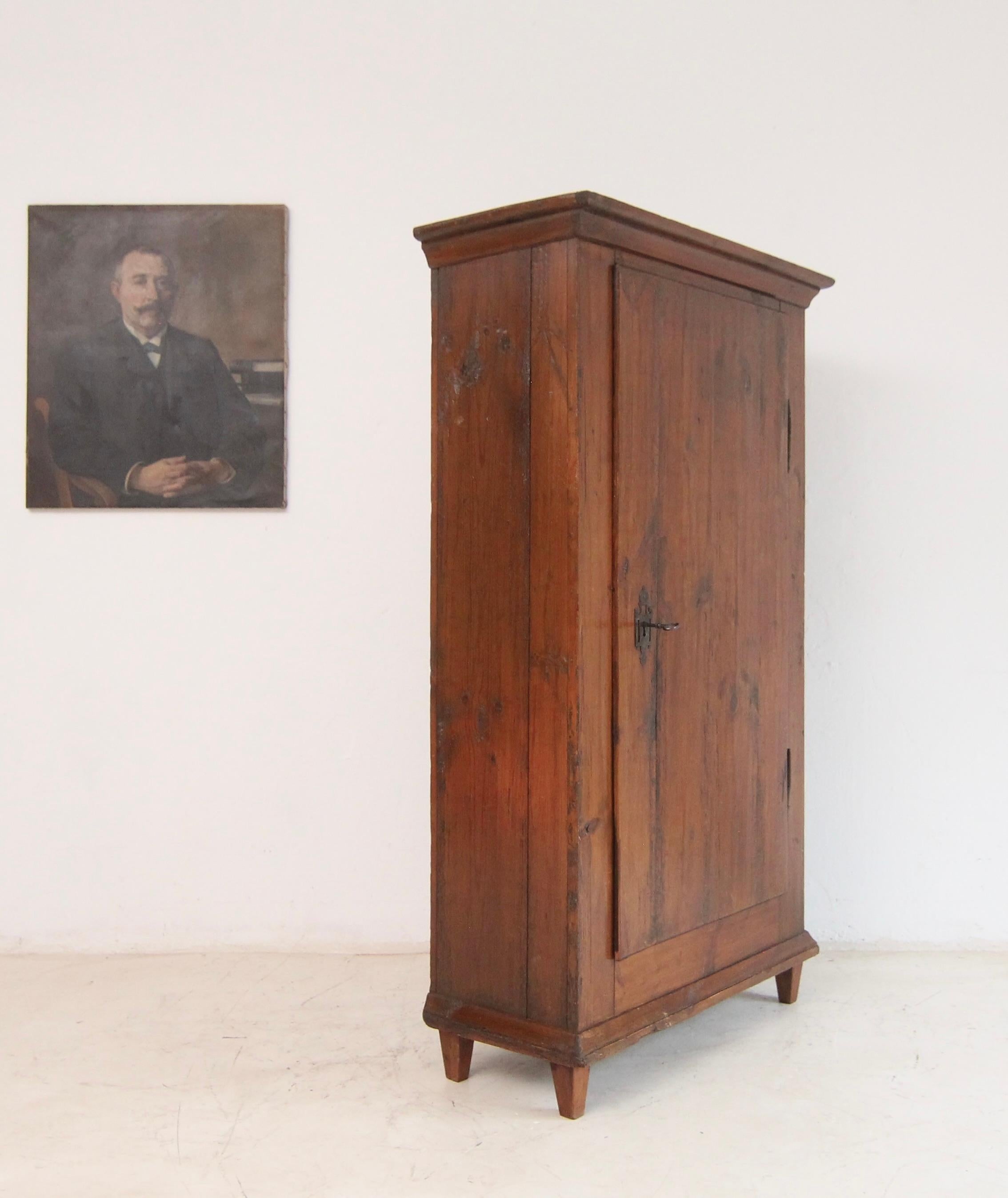 Late 18th Century German Provincial Pine Cupboard For Sale 16
