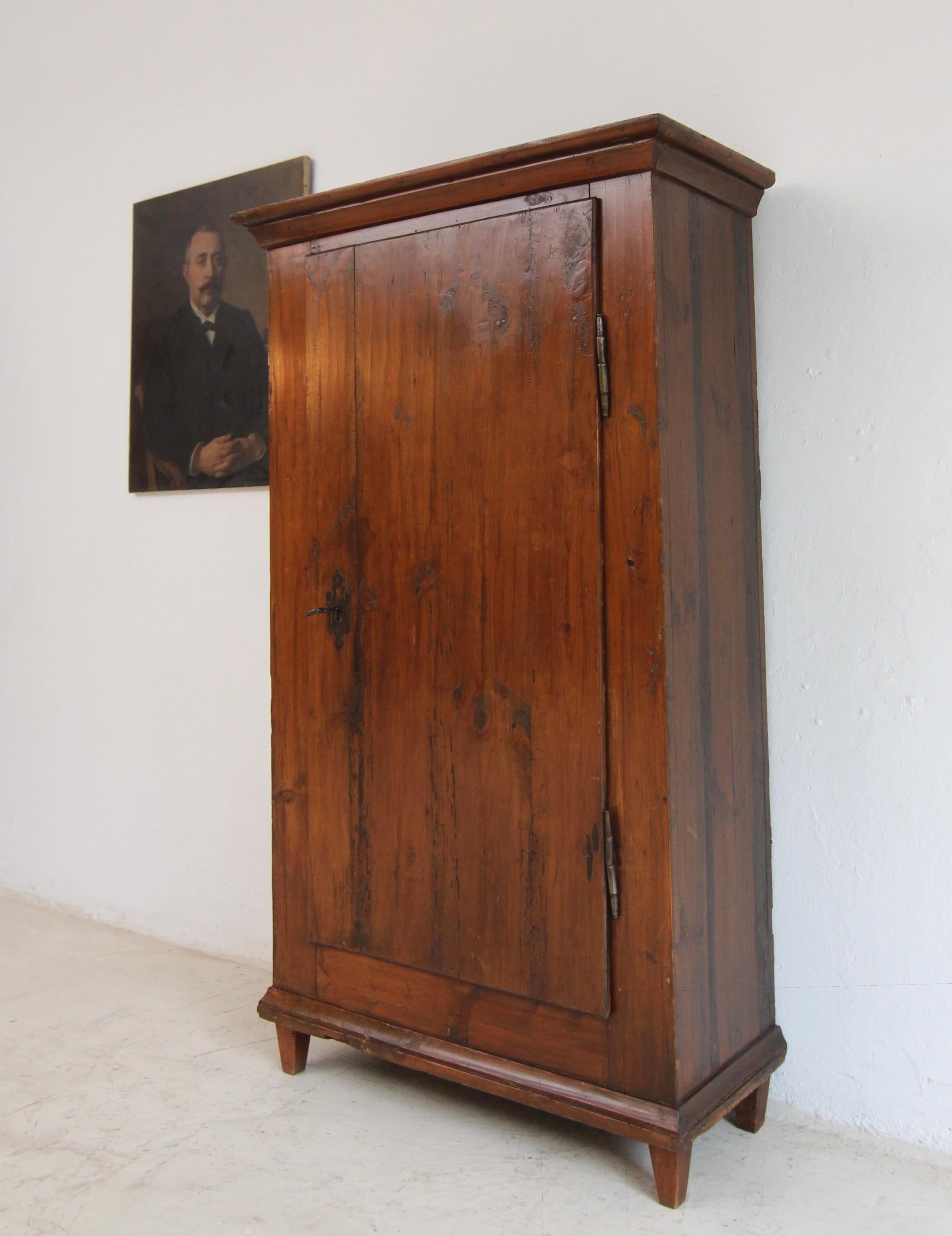 Late 18th Century German Provincial Pine Cupboard For Sale 1