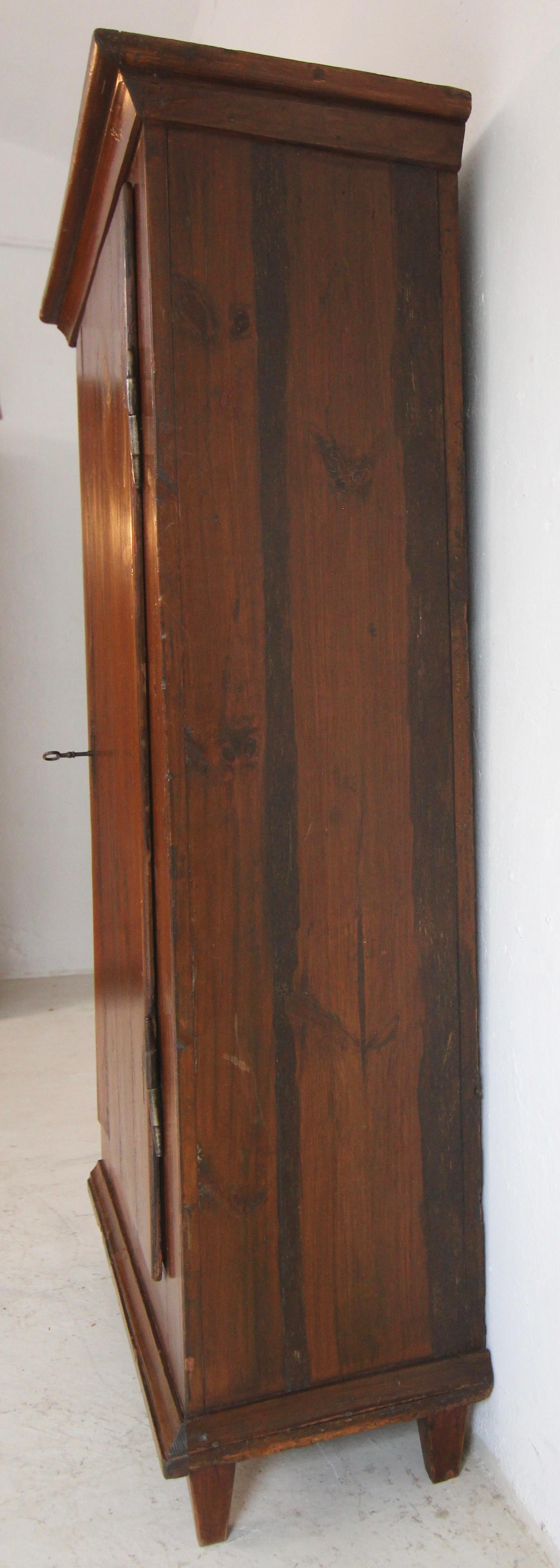 Late 18th Century German Provincial Pine Cupboard For Sale 2