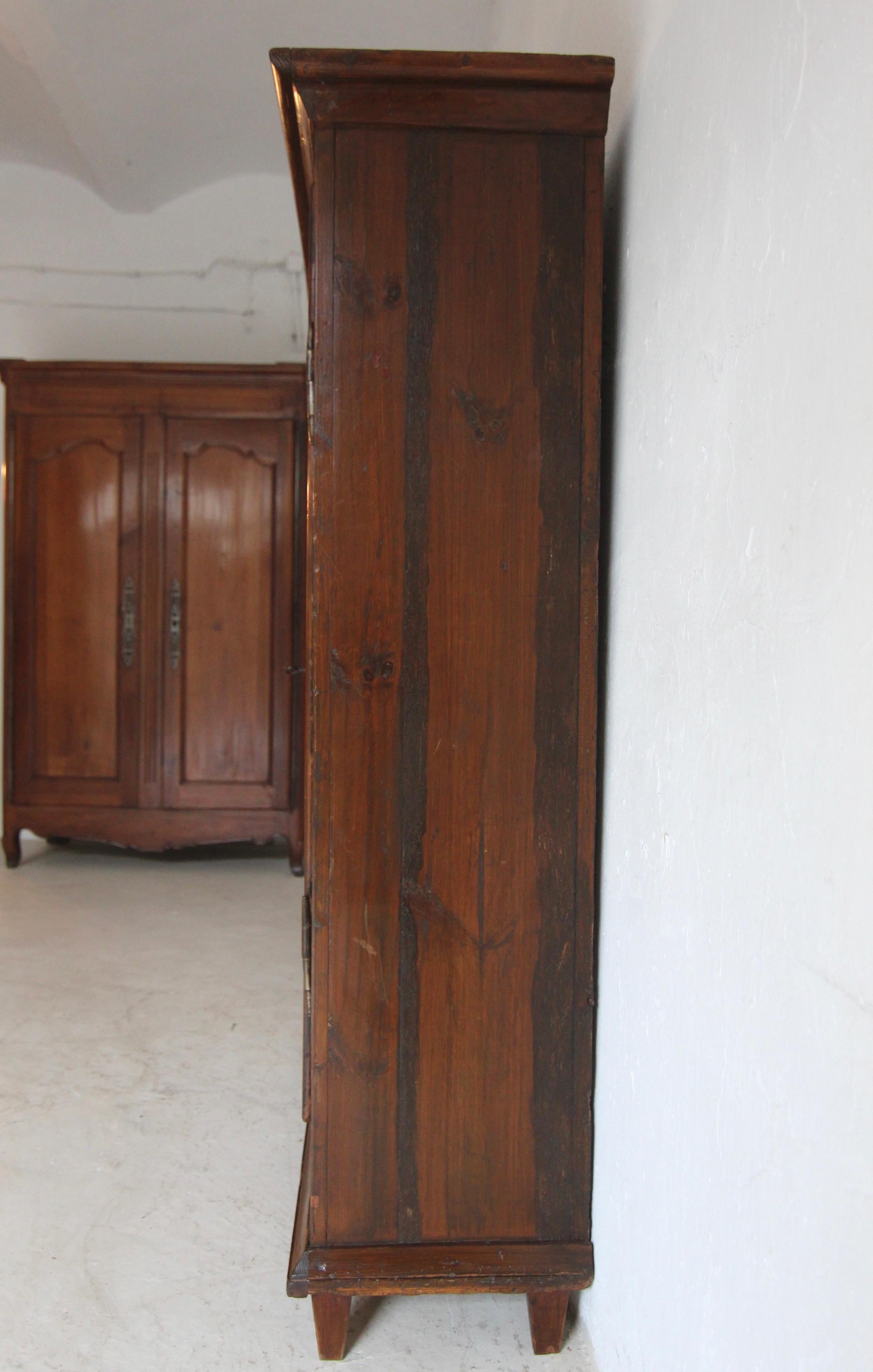 Late 18th Century German Provincial Pine Cupboard For Sale 3