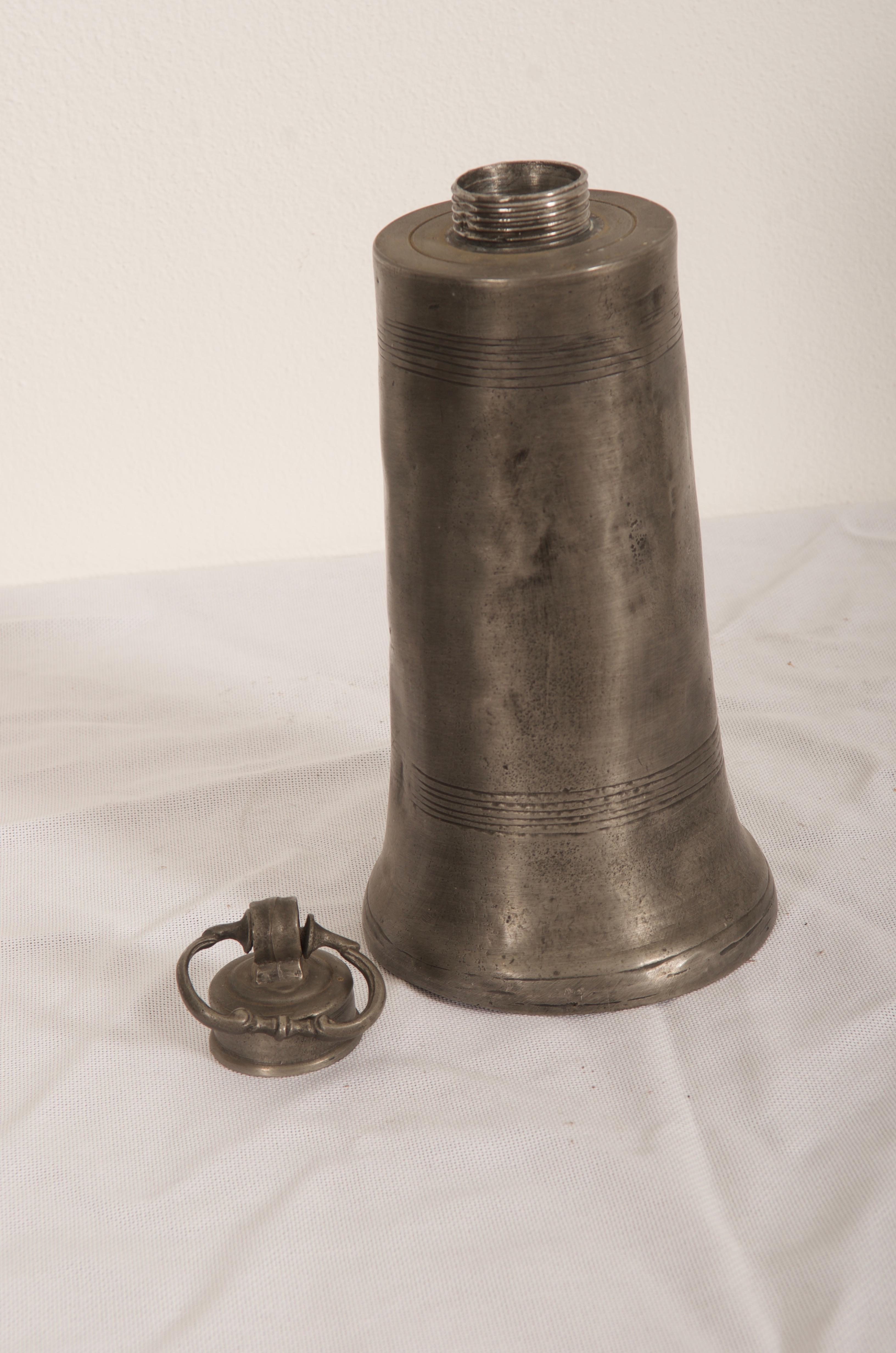 Late 18th Century German Tin Water Bottle For Sale 1