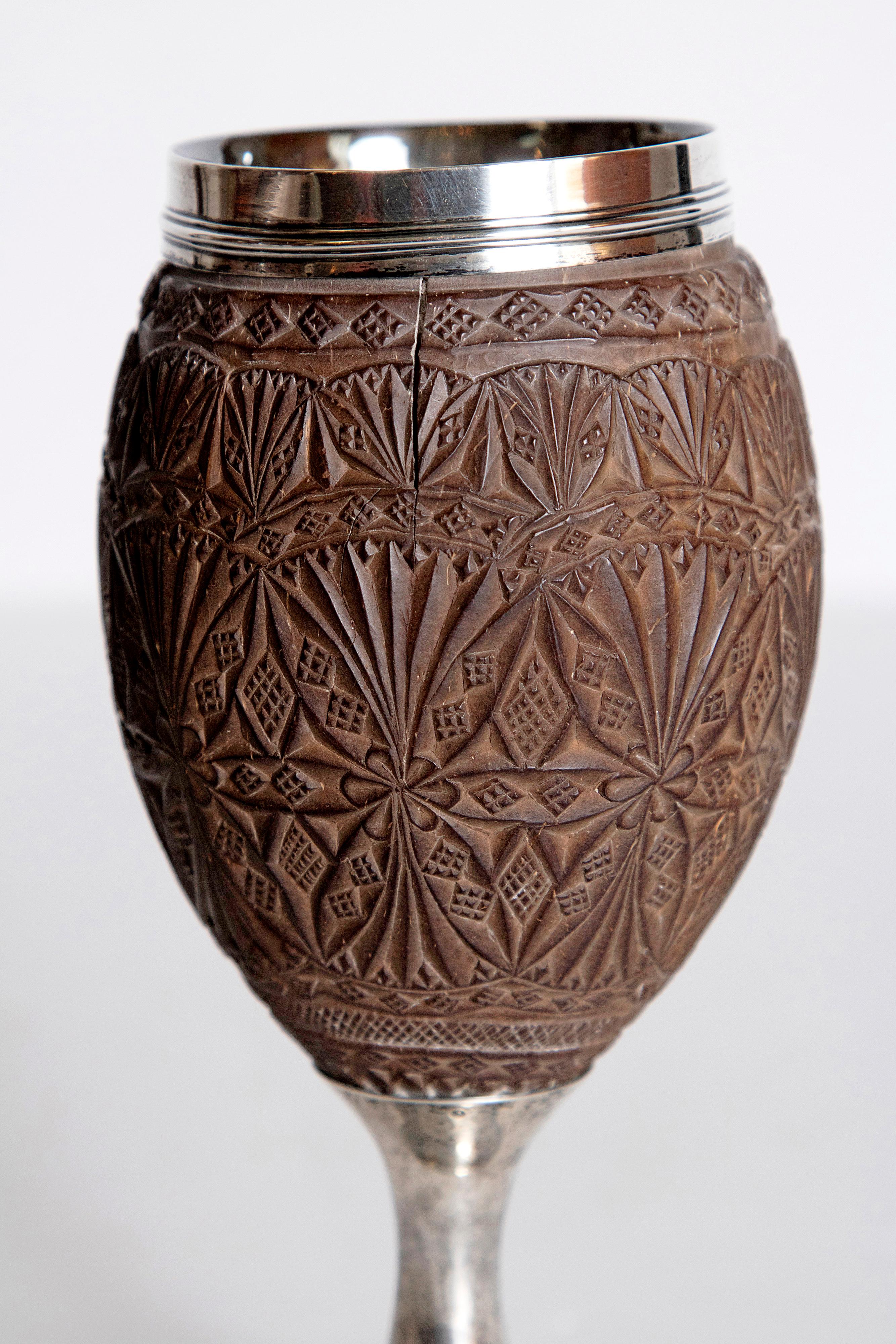 Geroge III.-Kommoden aus Kokosnussholz und Silber von Charles Hougham, spätes 18. Jahrhundert (Sterlingsilber)
