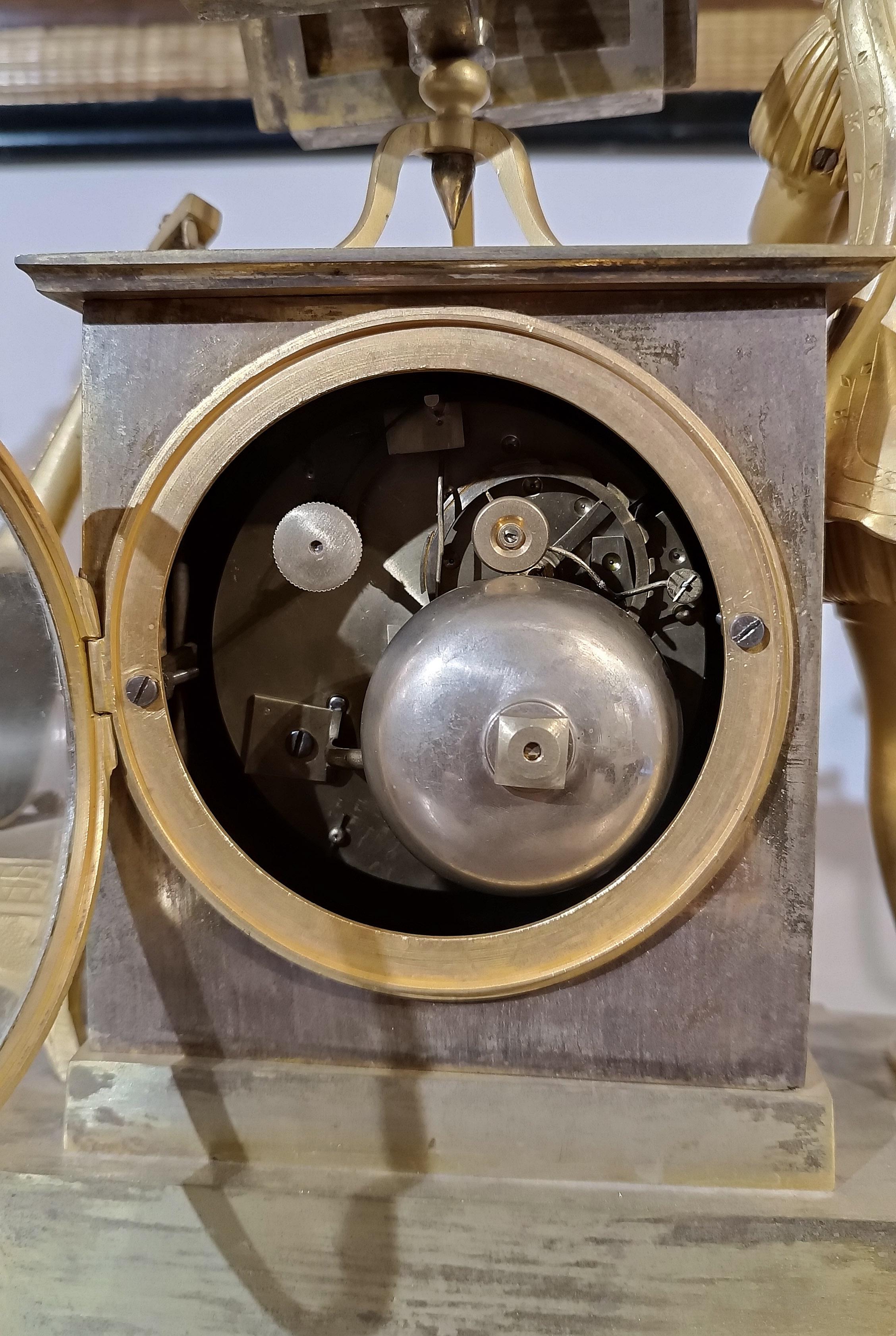 LATE 18th CENTURY GILDED NEOCLASSICAL CLOCK in vendita 2