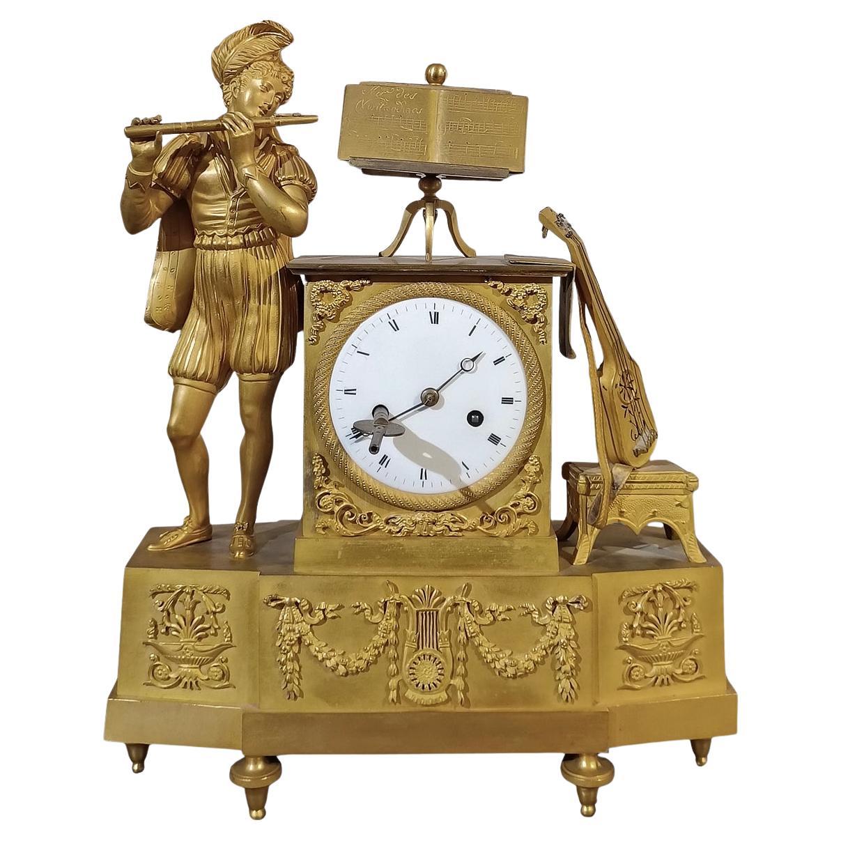 LATE 18th CENTURY GILDED NEOCLASSICAL CLOCK in vendita
