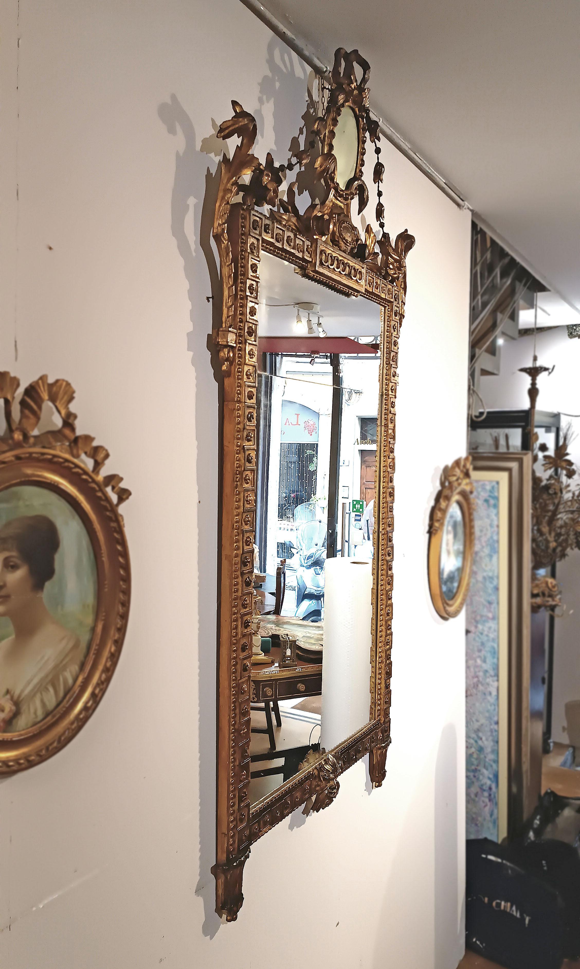 Neoclassico SPECCHIO NEOCLASSICO DORATO DEL TARDO 18° SECOLO in vendita