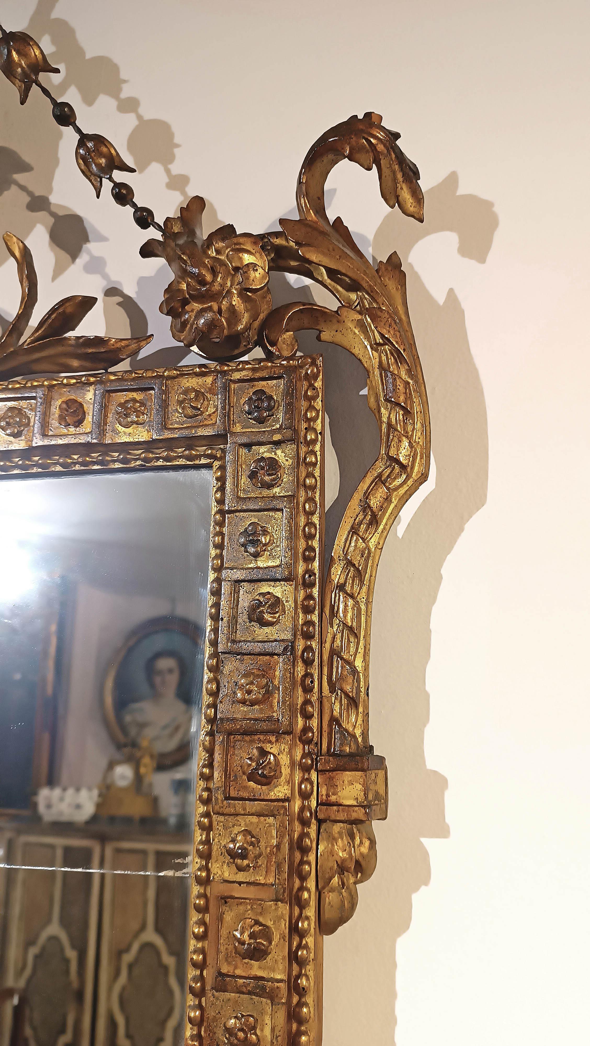 SPECCHIO NEOCLASSICO DORATO DEL TARDO 18° SECOLO In condizioni buone in vendita a Firenze, FI