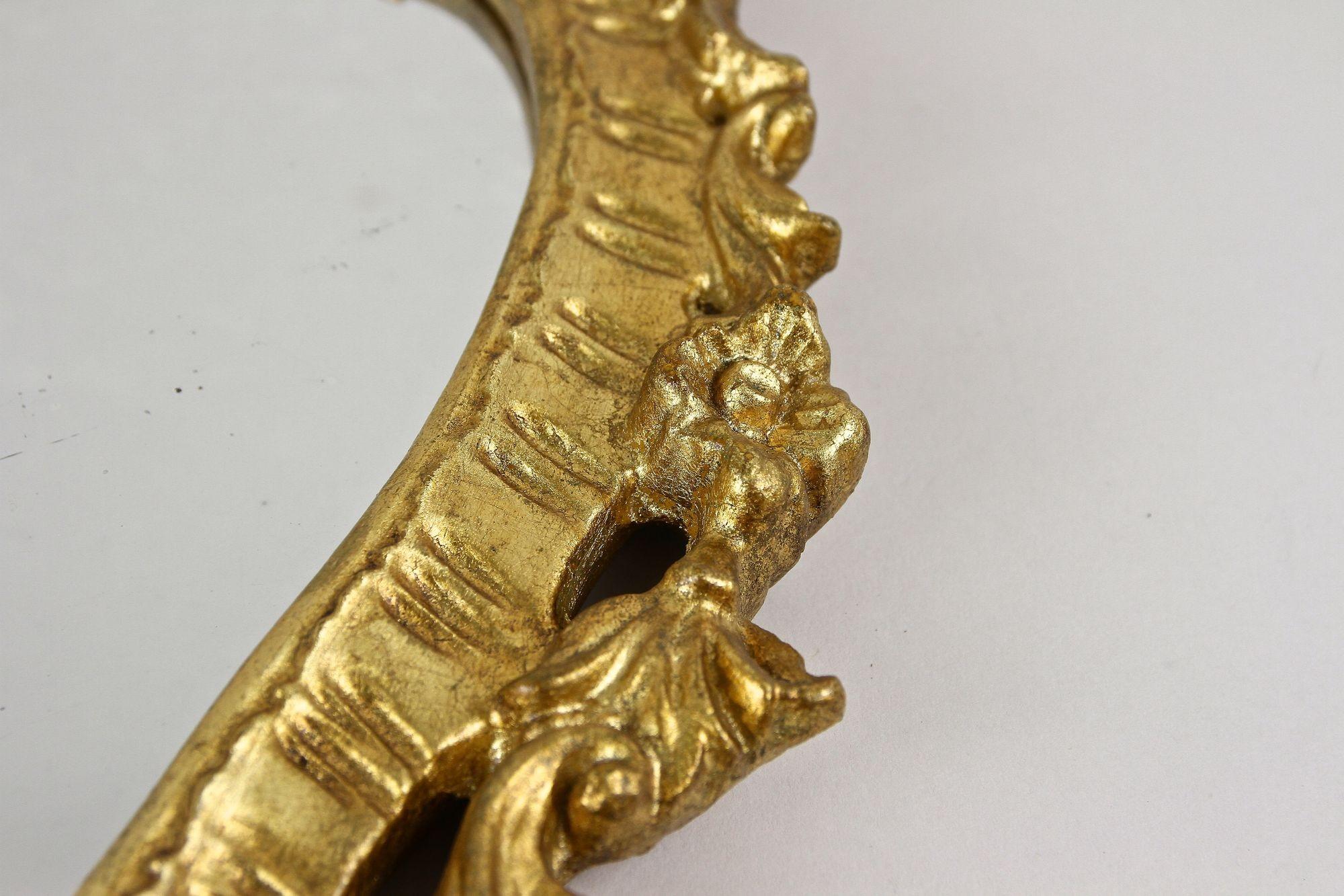 Espejo de pared barroco dorado de finales del siglo XVIII, tallado a mano - Italia ca. 1790 en venta 3