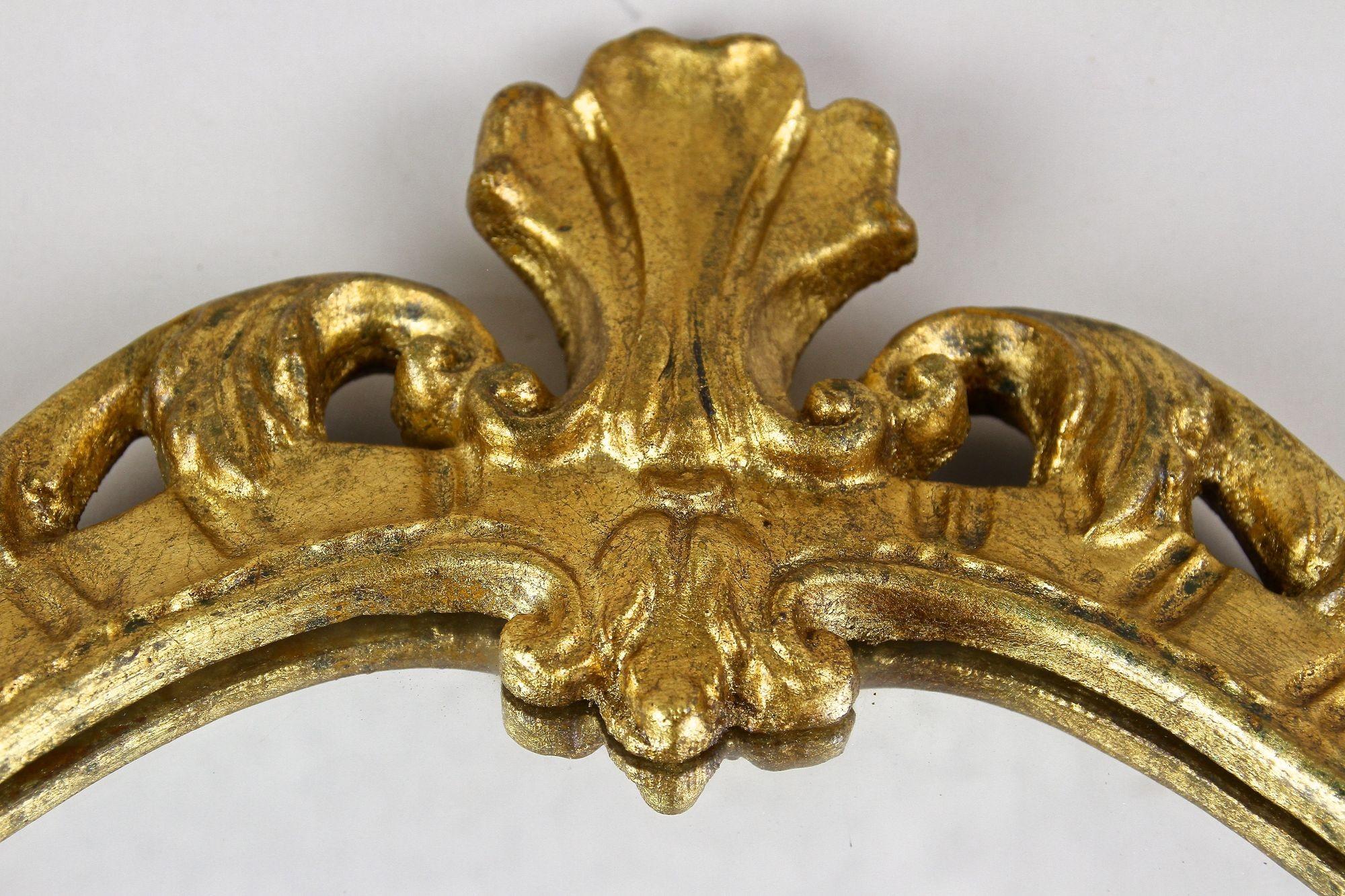 Espejo de pared barroco dorado de finales del siglo XVIII, tallado a mano - Italia ca. 1790 en venta 4