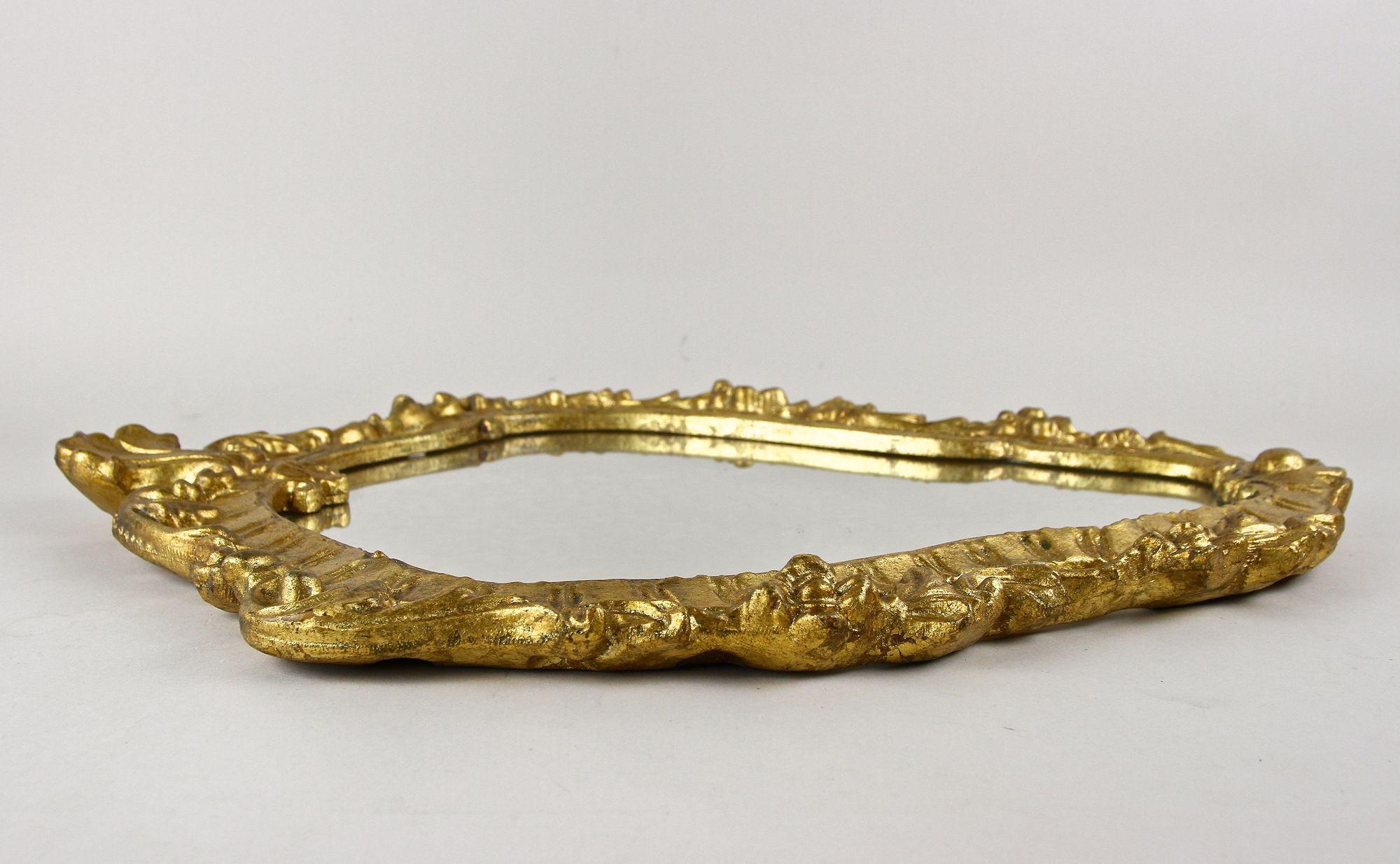 Espejo de pared barroco dorado de finales del siglo XVIII, tallado a mano - Italia ca. 1790 en venta 9