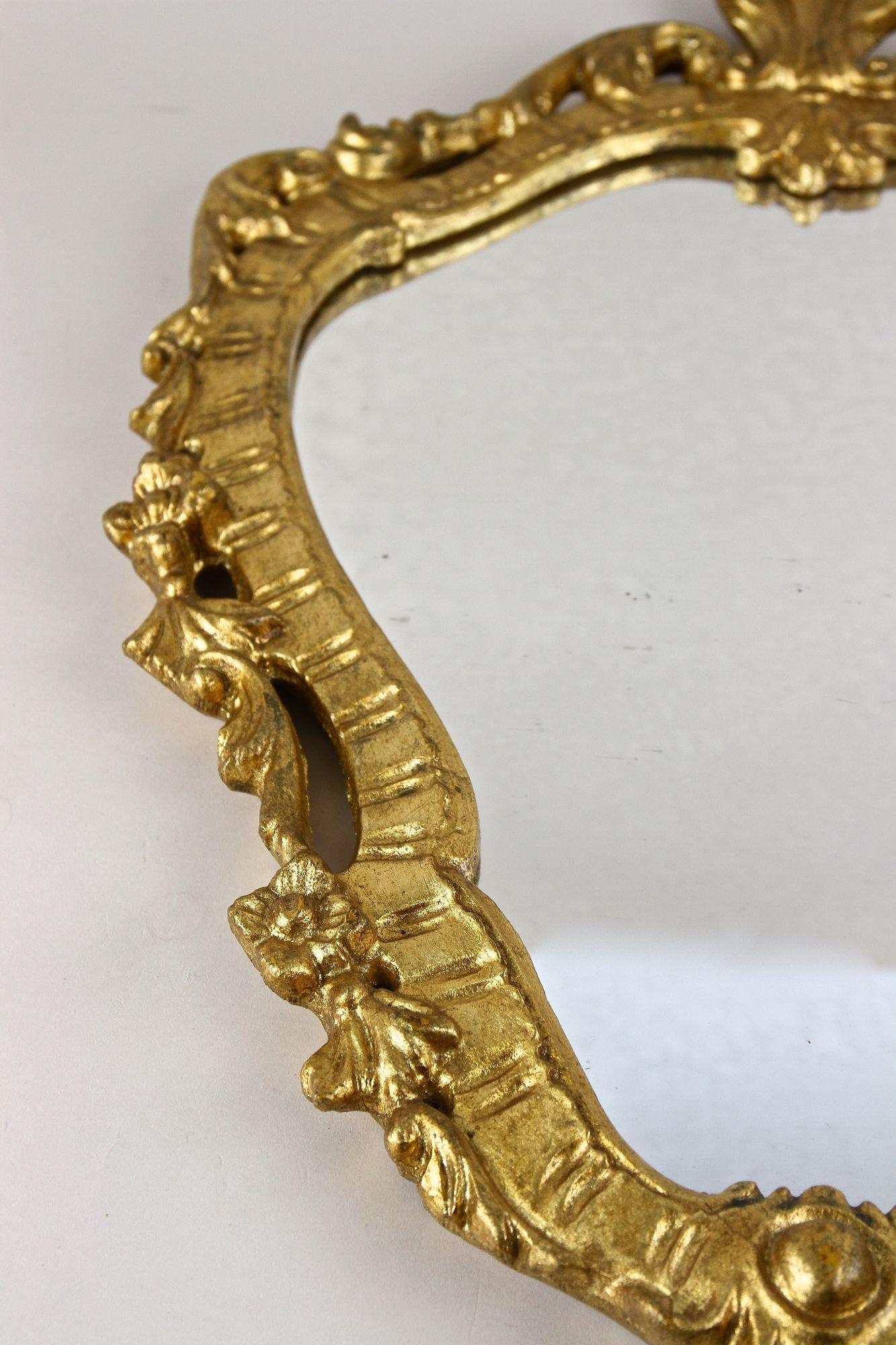 Espejo de pared barroco dorado de finales del siglo XVIII, tallado a mano - Italia ca. 1790 en venta 2