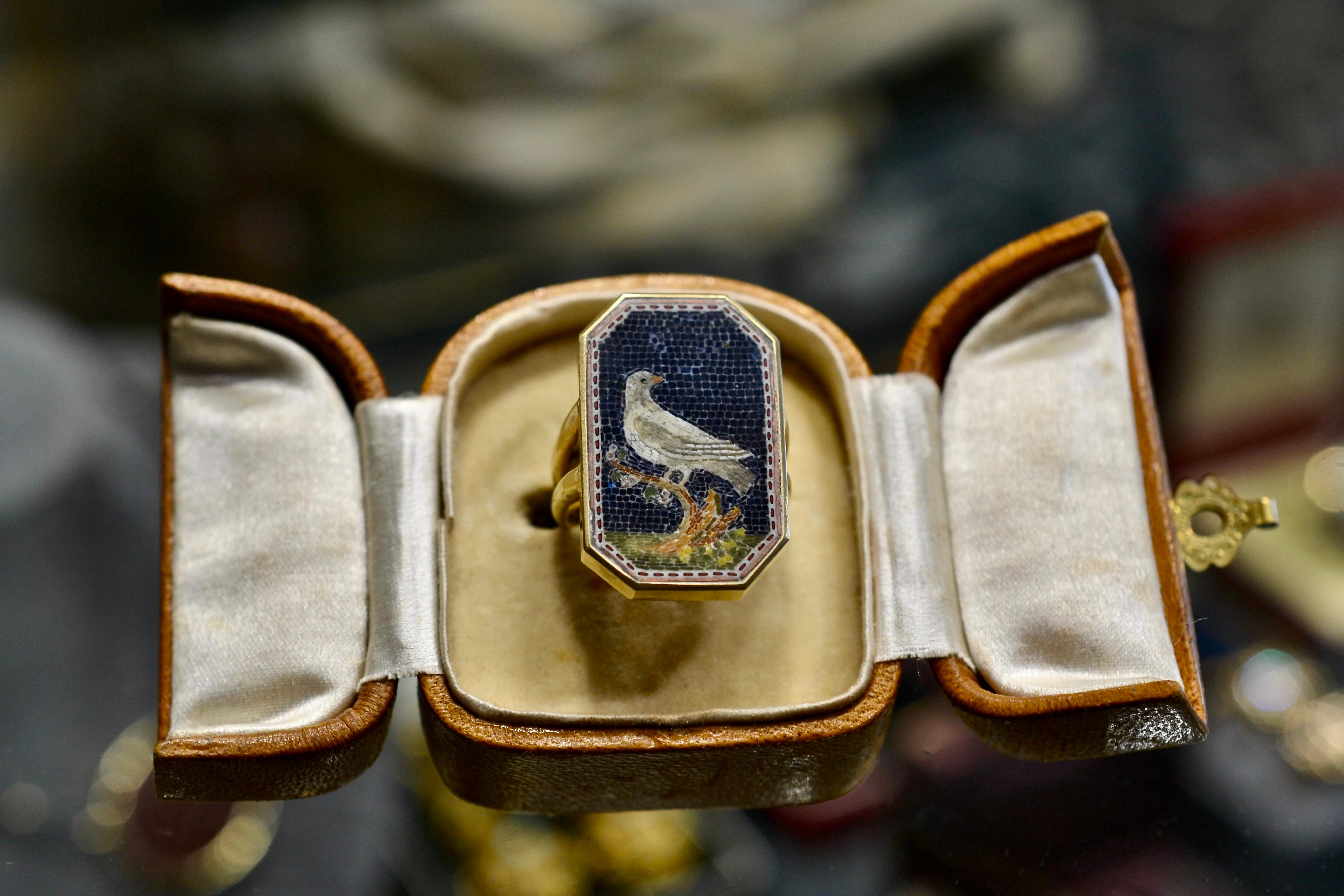 Late 18th Century Gold and Micromosaic Ring 1