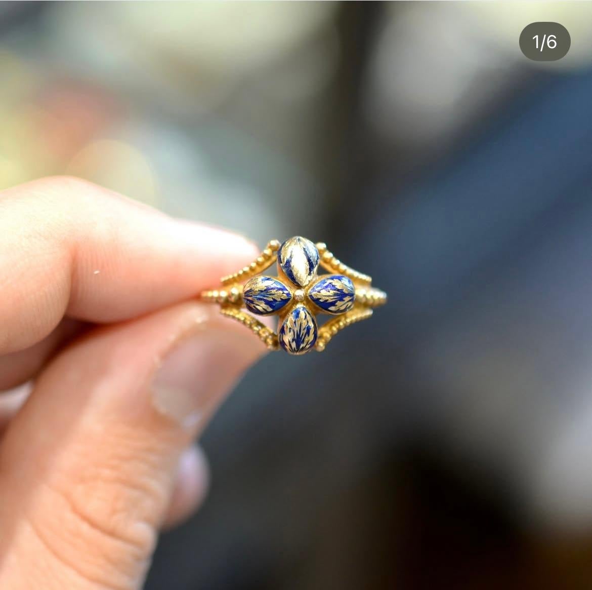Ein goldener Giftring mit vier Fächern aus dem späten 18. im Angebot 4