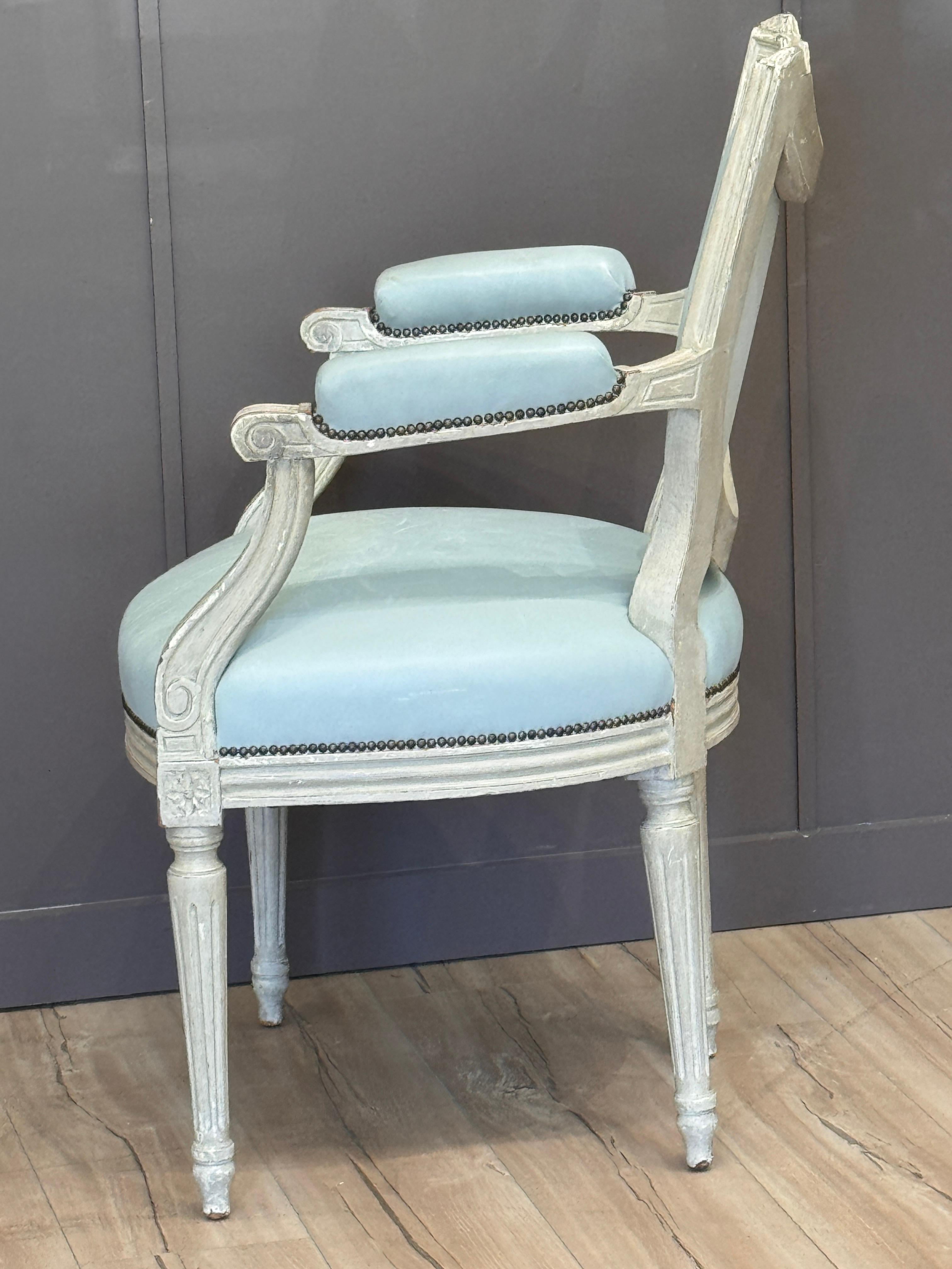 Late 18th Century Gustav III White-Painted and Upholstered Chair For Sale 4