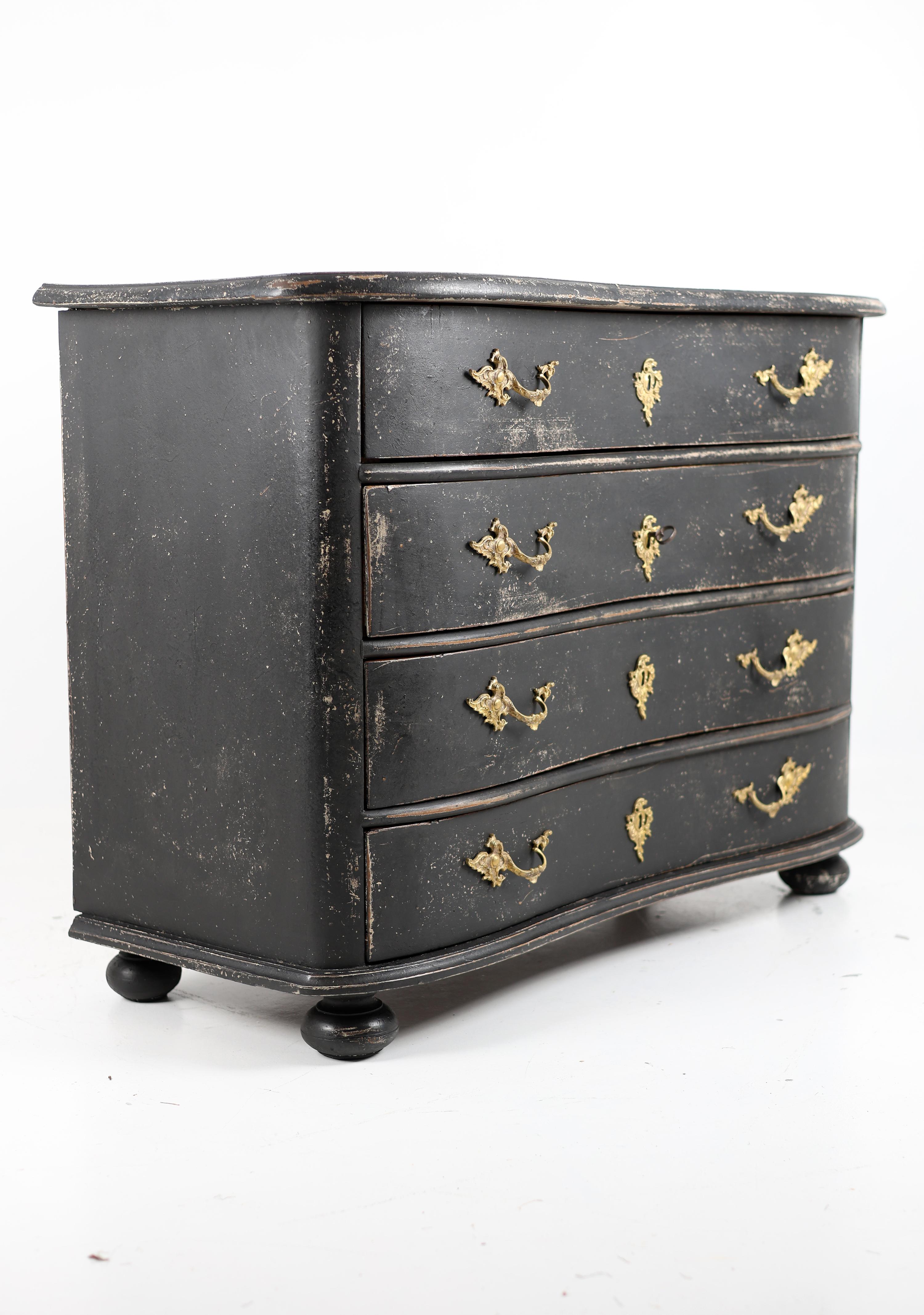 Late 18th Century Gustavian Chest of Drawers, Sweden, circa 1790 For Sale 7