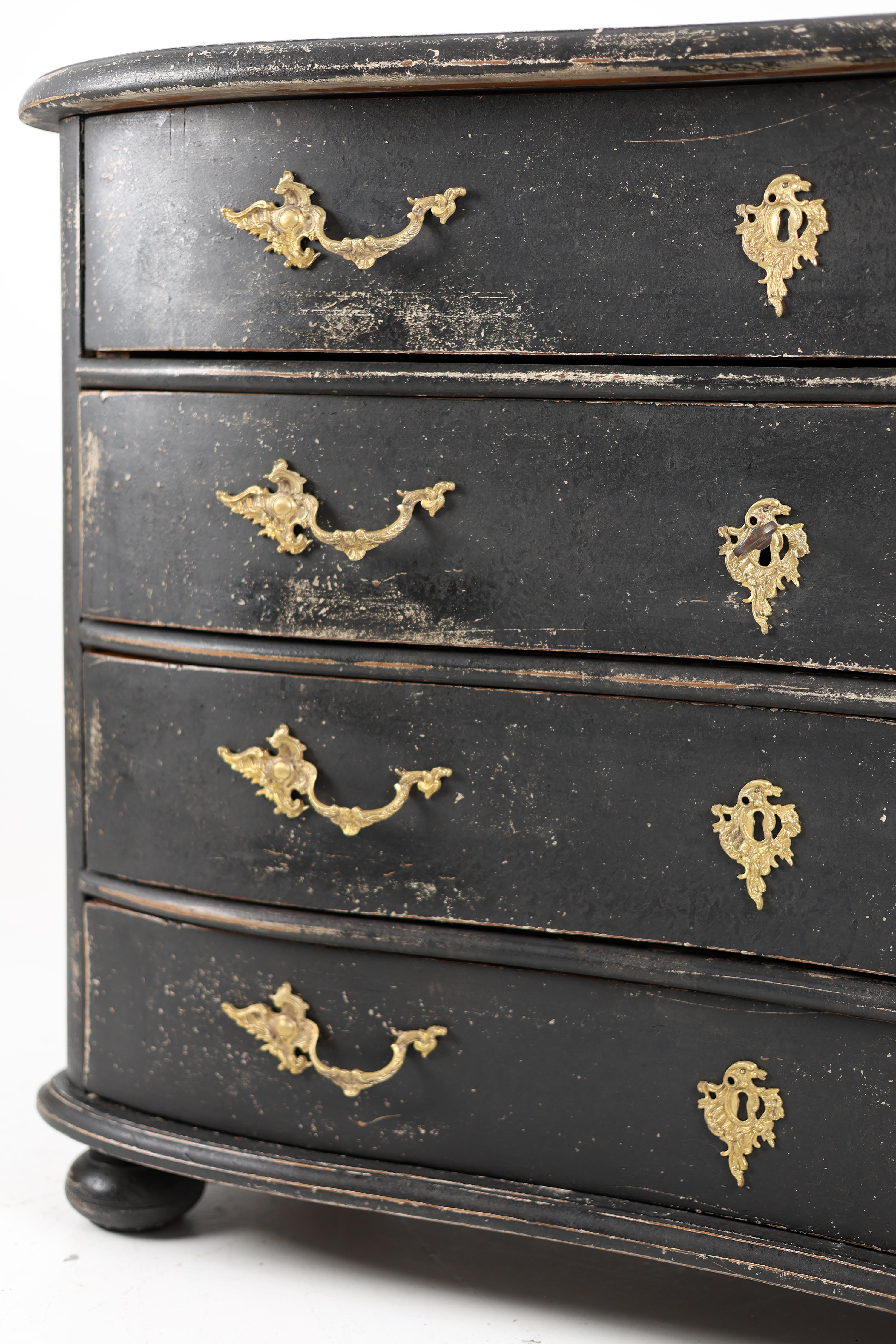 Late 18th Century Gustavian Chest of Drawers, Sweden, circa 1790 For Sale 8