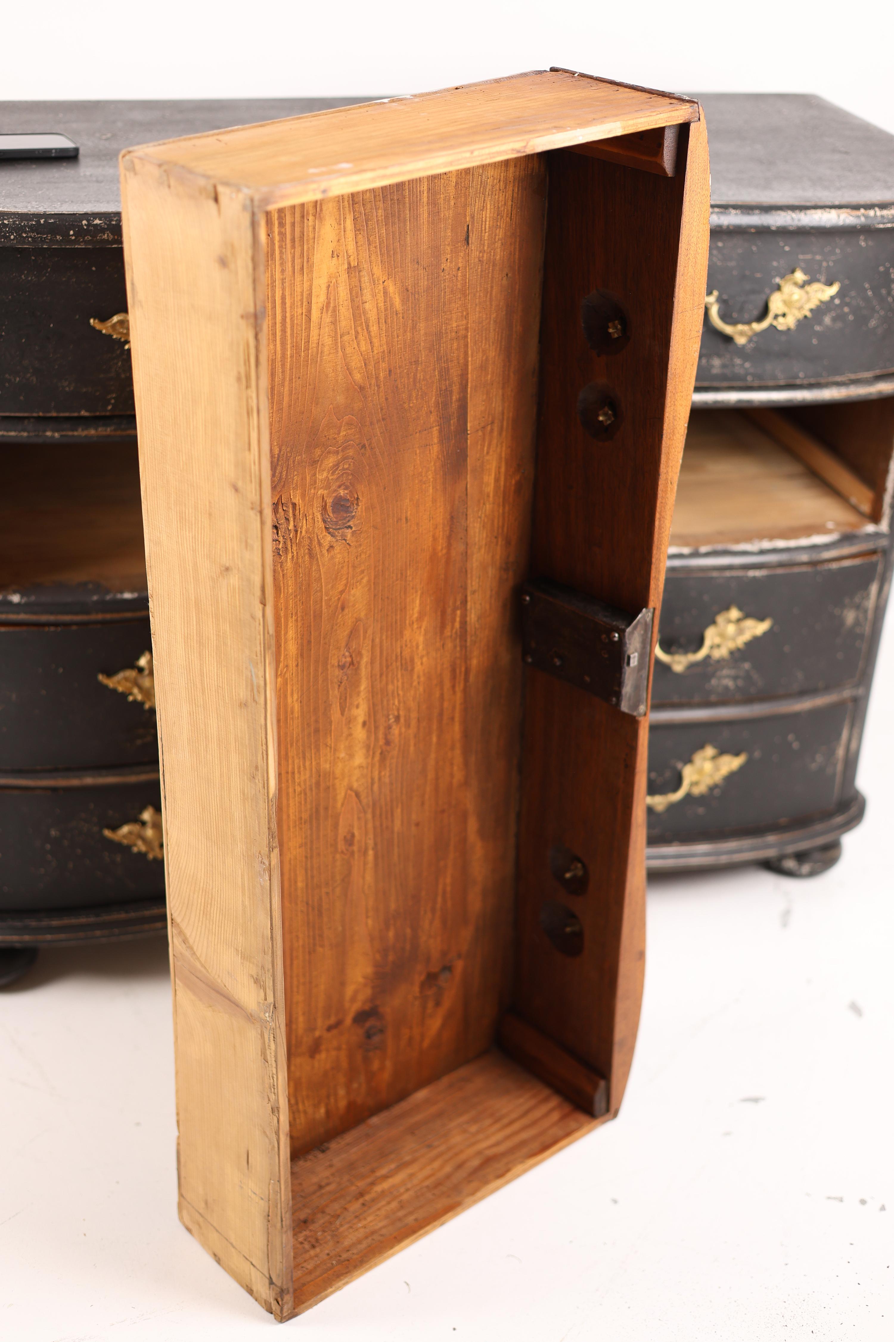 Late 18th Century Gustavian Chest of Drawers, Sweden, circa 1790 For Sale 11