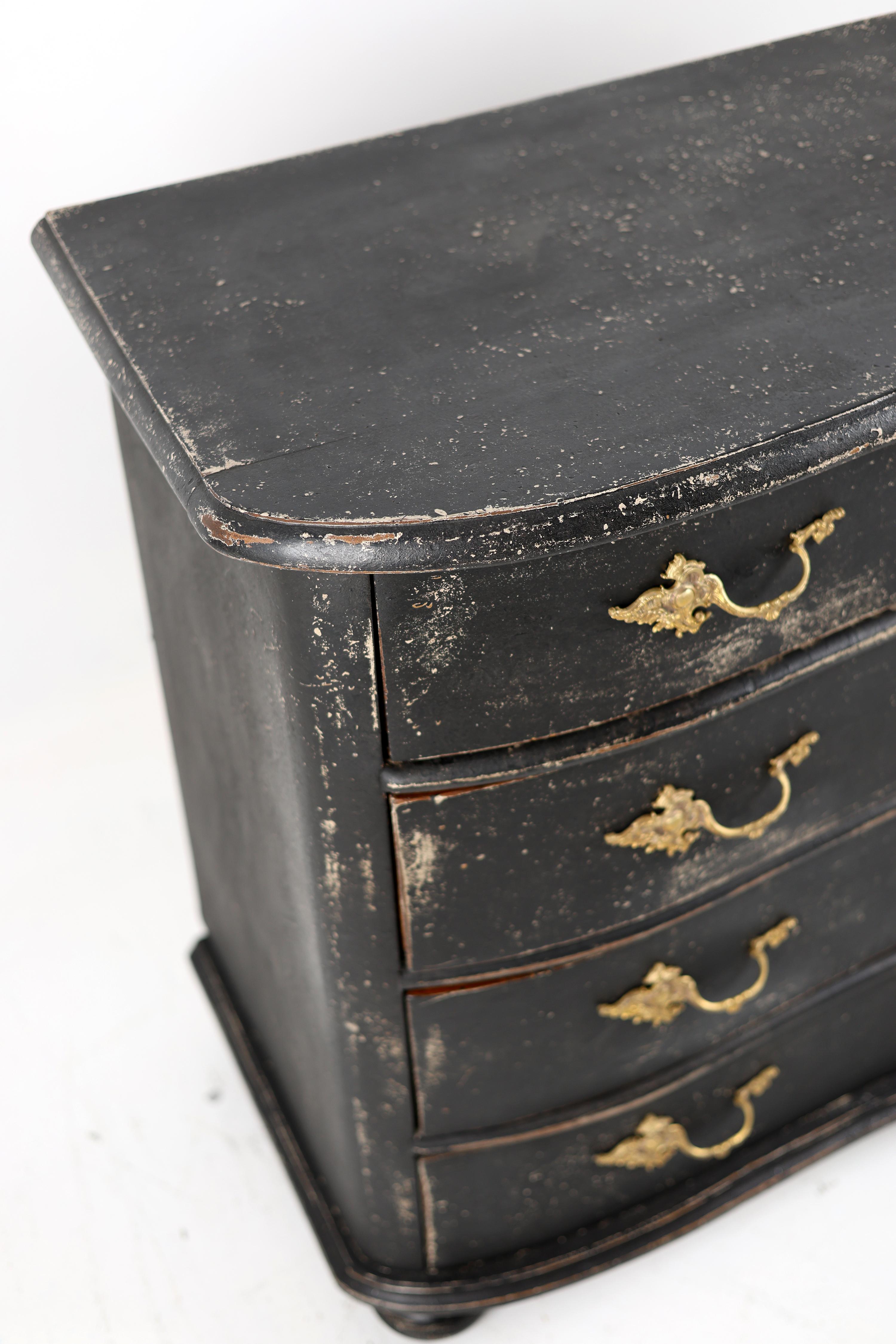 Swedish Late 18th Century Gustavian Chest of Drawers, Sweden, circa 1790 For Sale