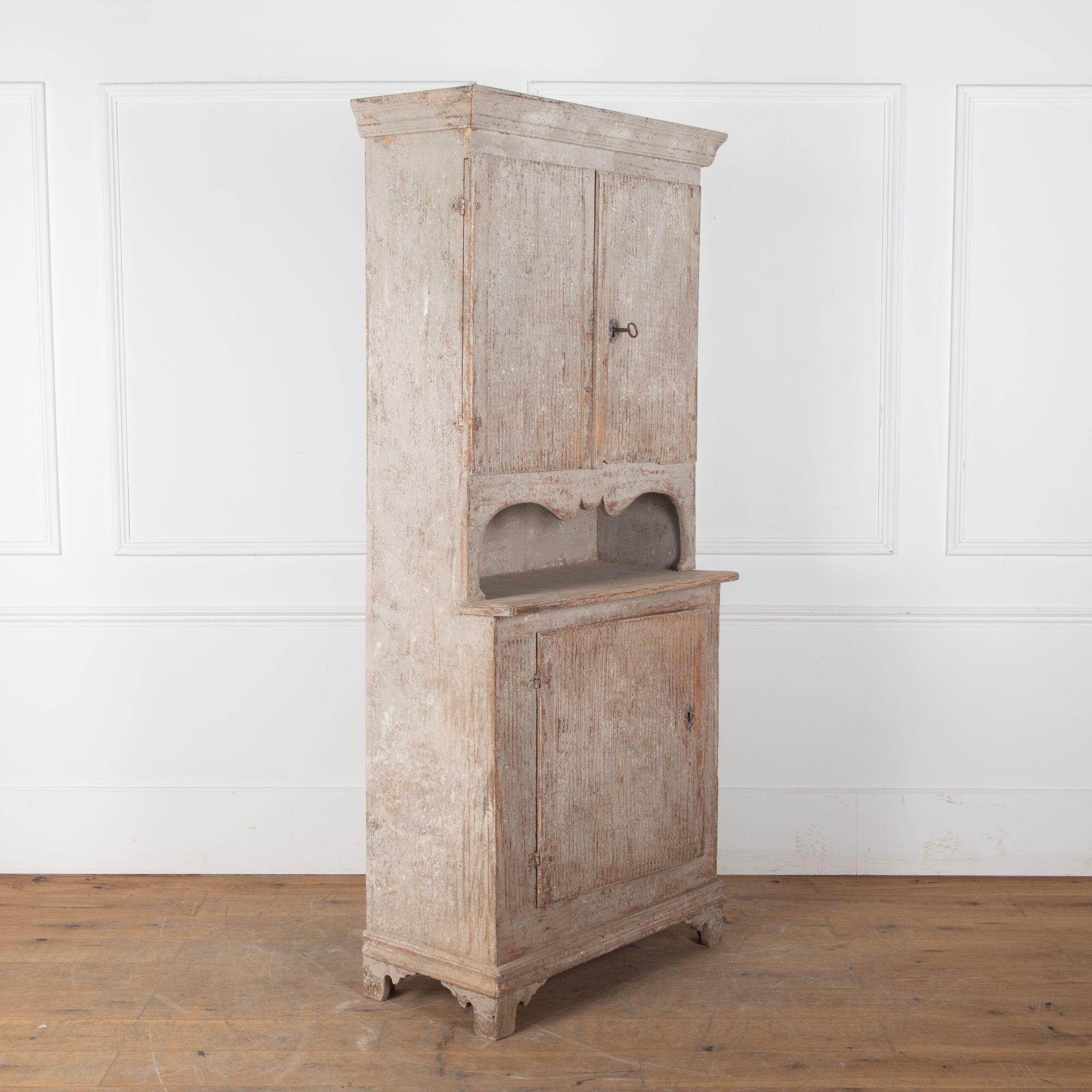 Late 18th Century Gustavian Cupboard In Good Condition For Sale In Gloucestershire, GB