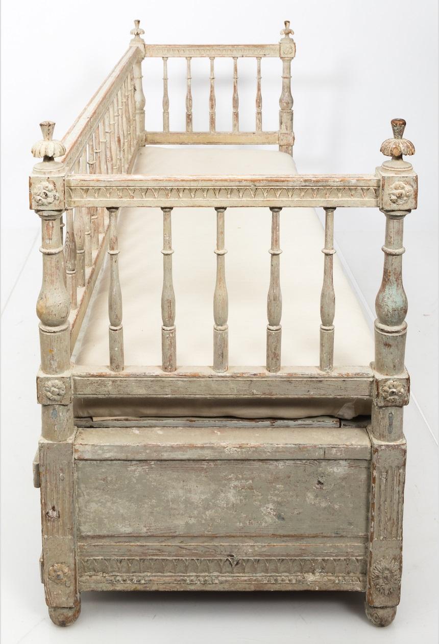Late 18th Century Gustavian Painted White Daybed Sofa 3