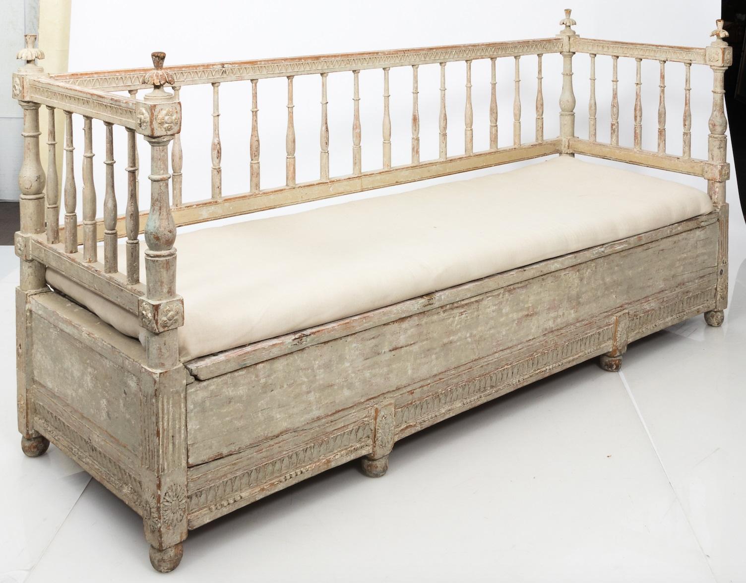 Late 18th Century Gustavian Painted White Daybed Sofa 4
