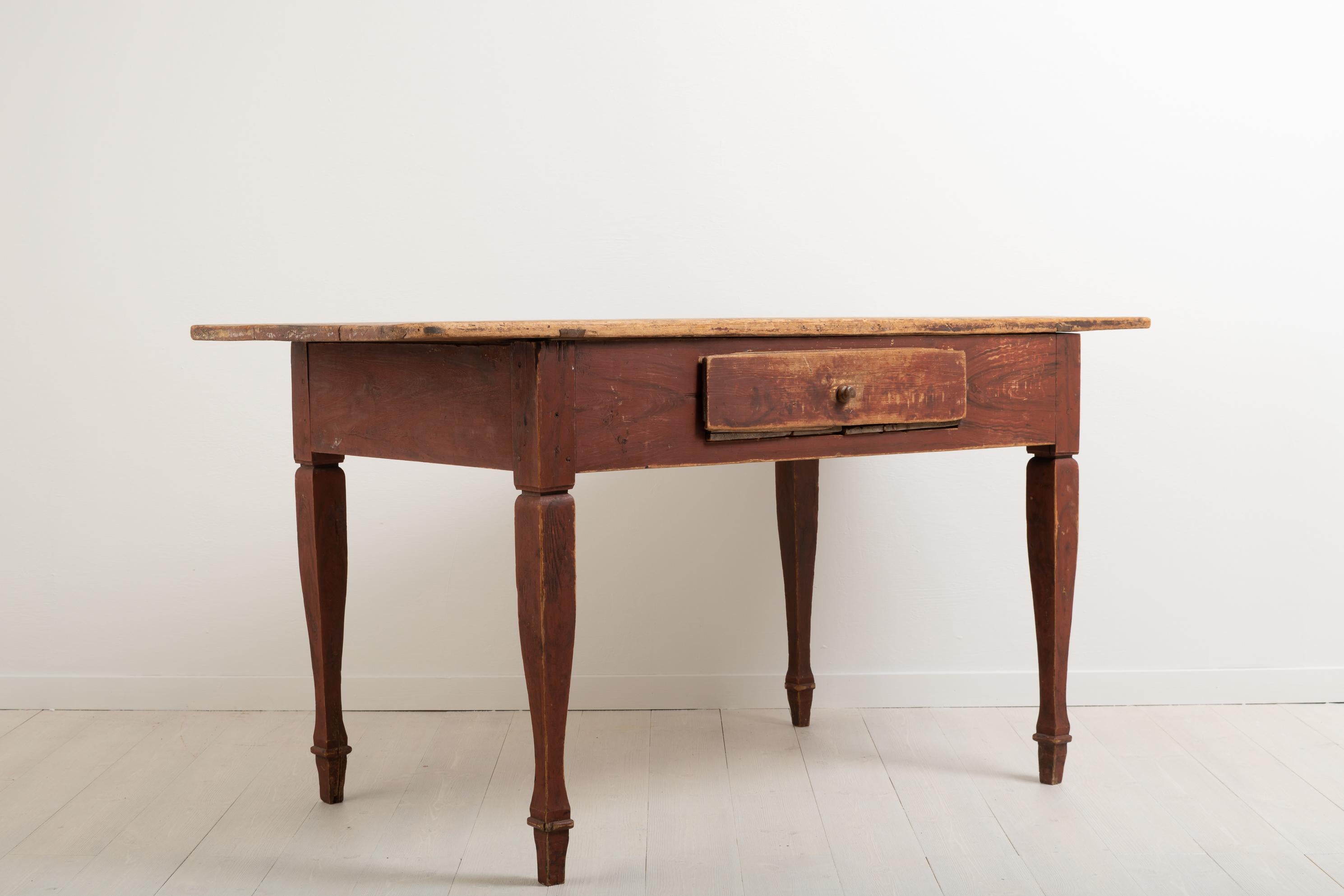 Antiker Gustavianischer Arbeitstisch, echter schwedischer Landhaus-Schreibtisch mit Schublade (Handgefertigt) im Angebot