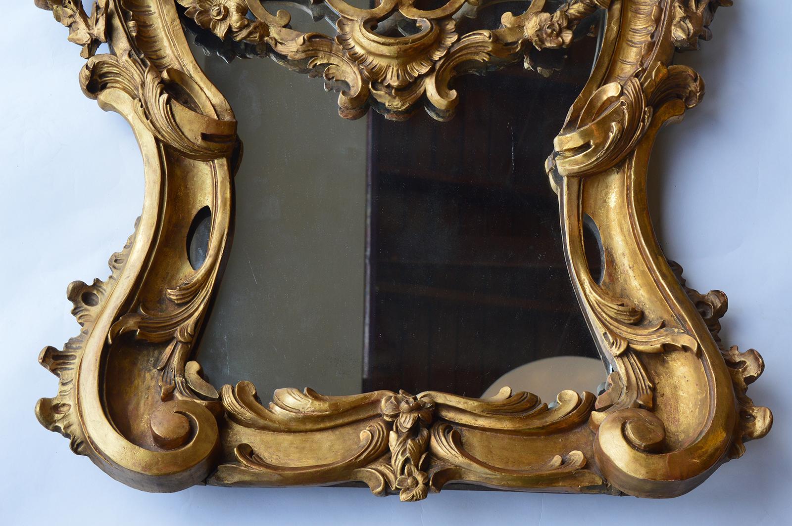 Handgeschnitzter Holzspiegel aus dem späten 18. Jahrhundert im Zustand „Gut“ im Angebot in Los Angeles, CA