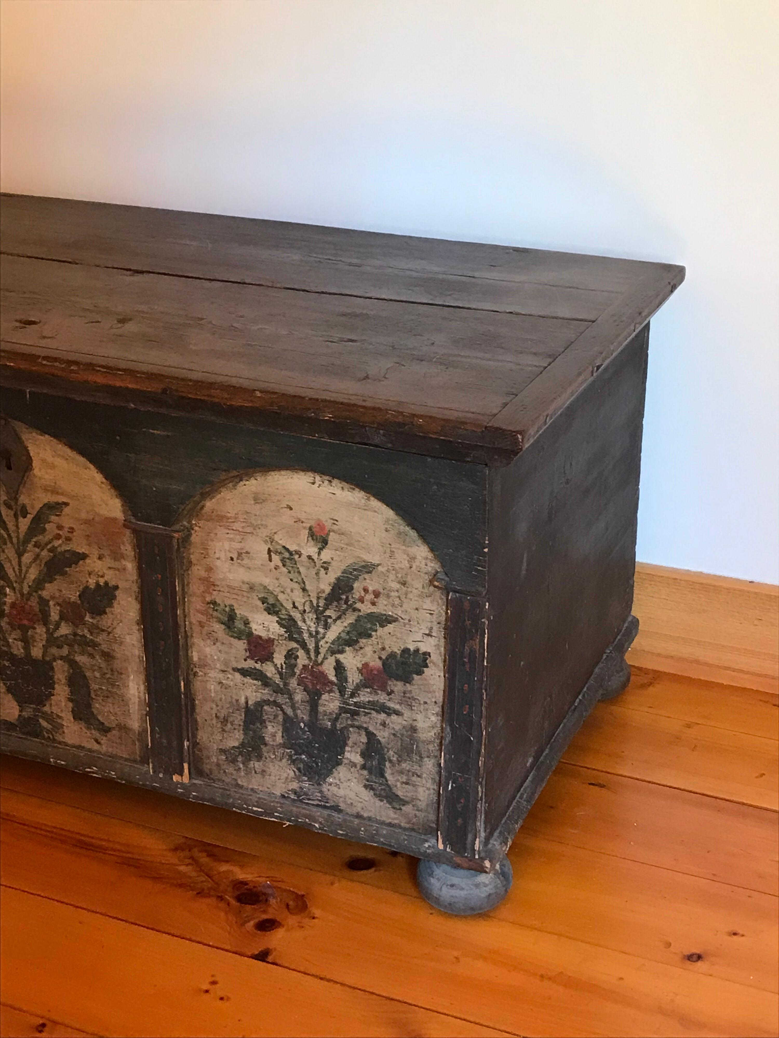 Late 18th Century Hand Painted Austrian Blanket Chest, 1790s 3