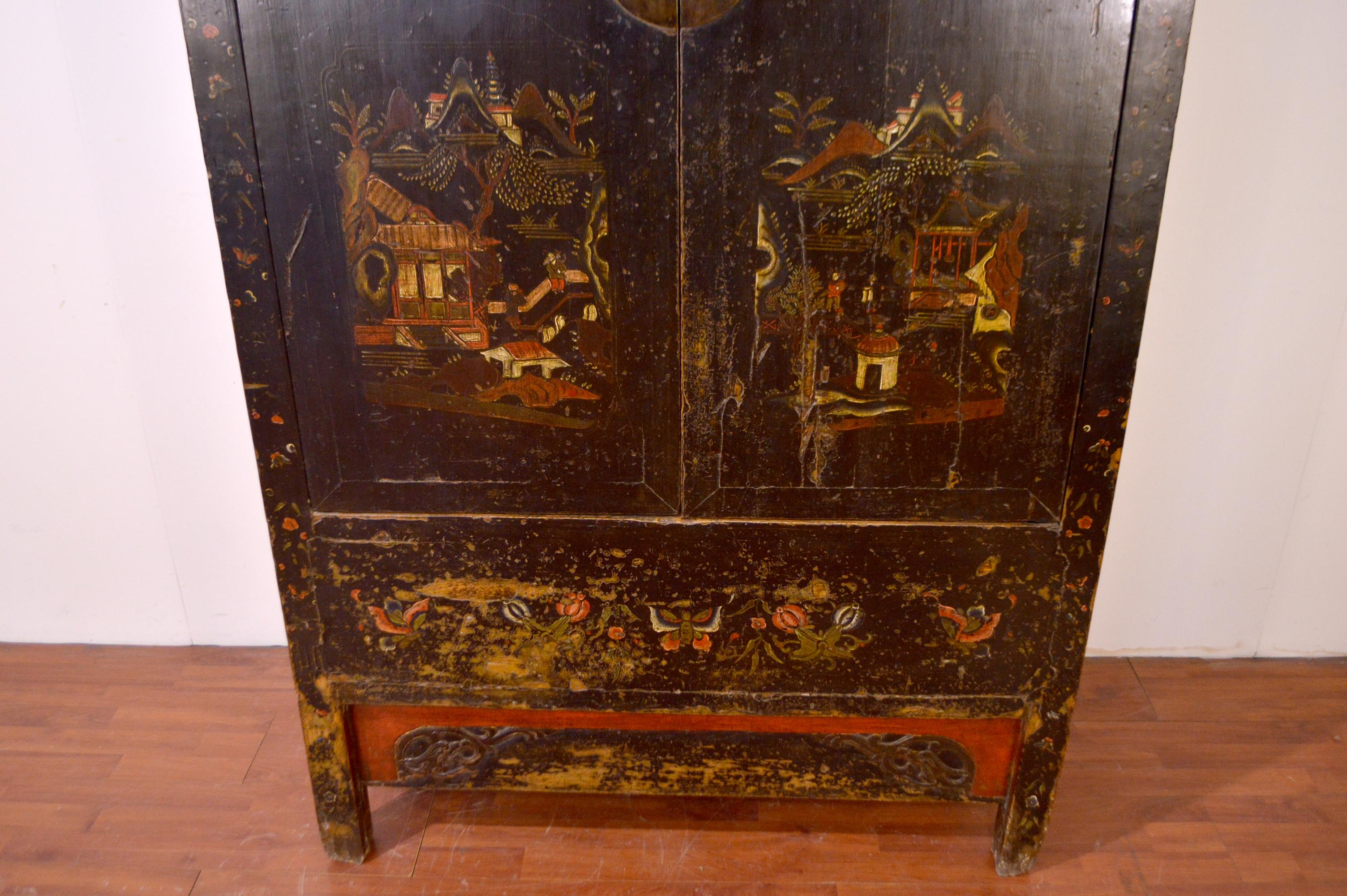 Late 18th Century Hand-Painted Cabinet Elm Wood In Good Condition For Sale In CILAVEGNA, IT