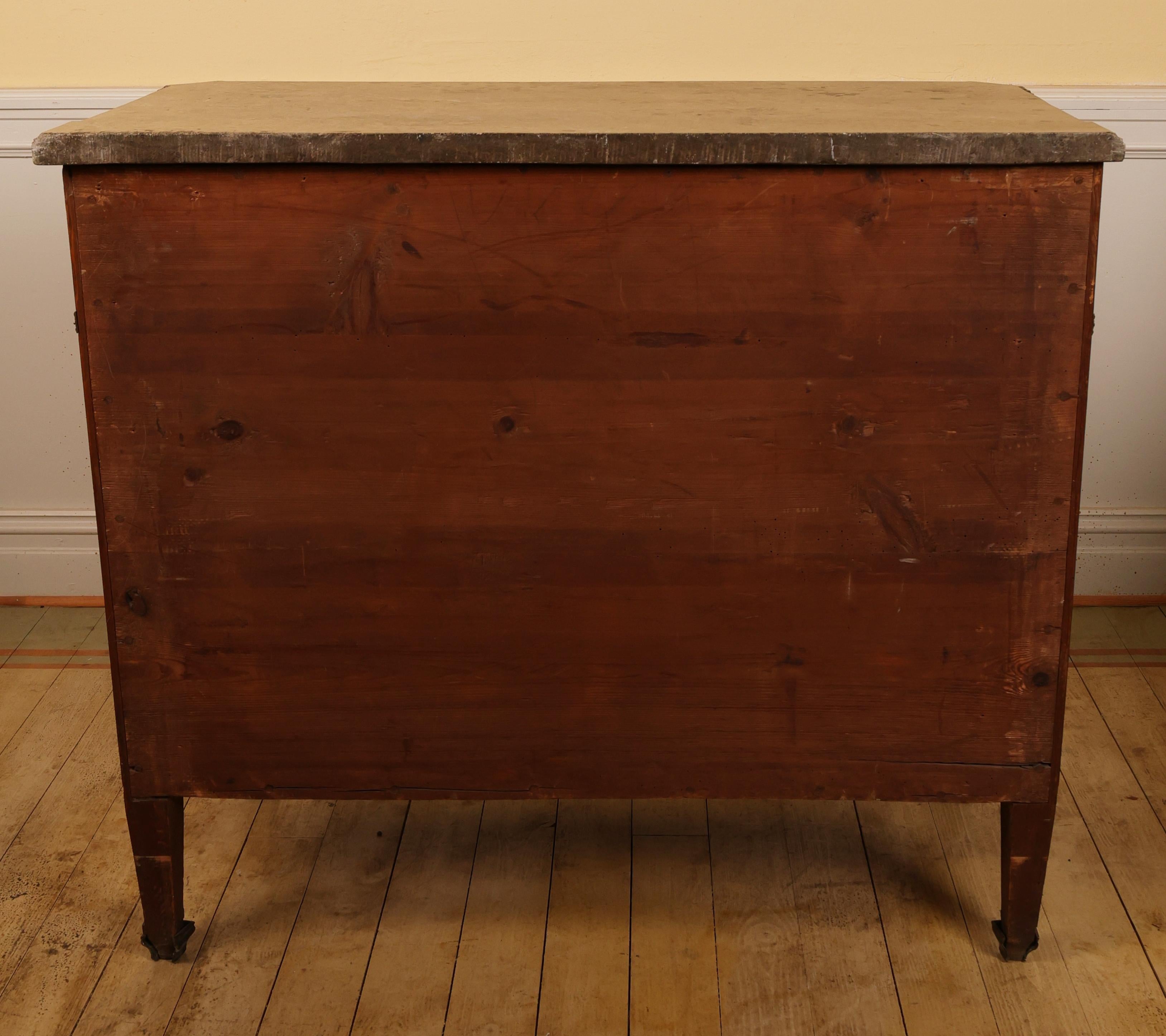 Late 18th Century High-Gustavian Commode with Intarsia by Gustaf Foltjern For Sale 1
