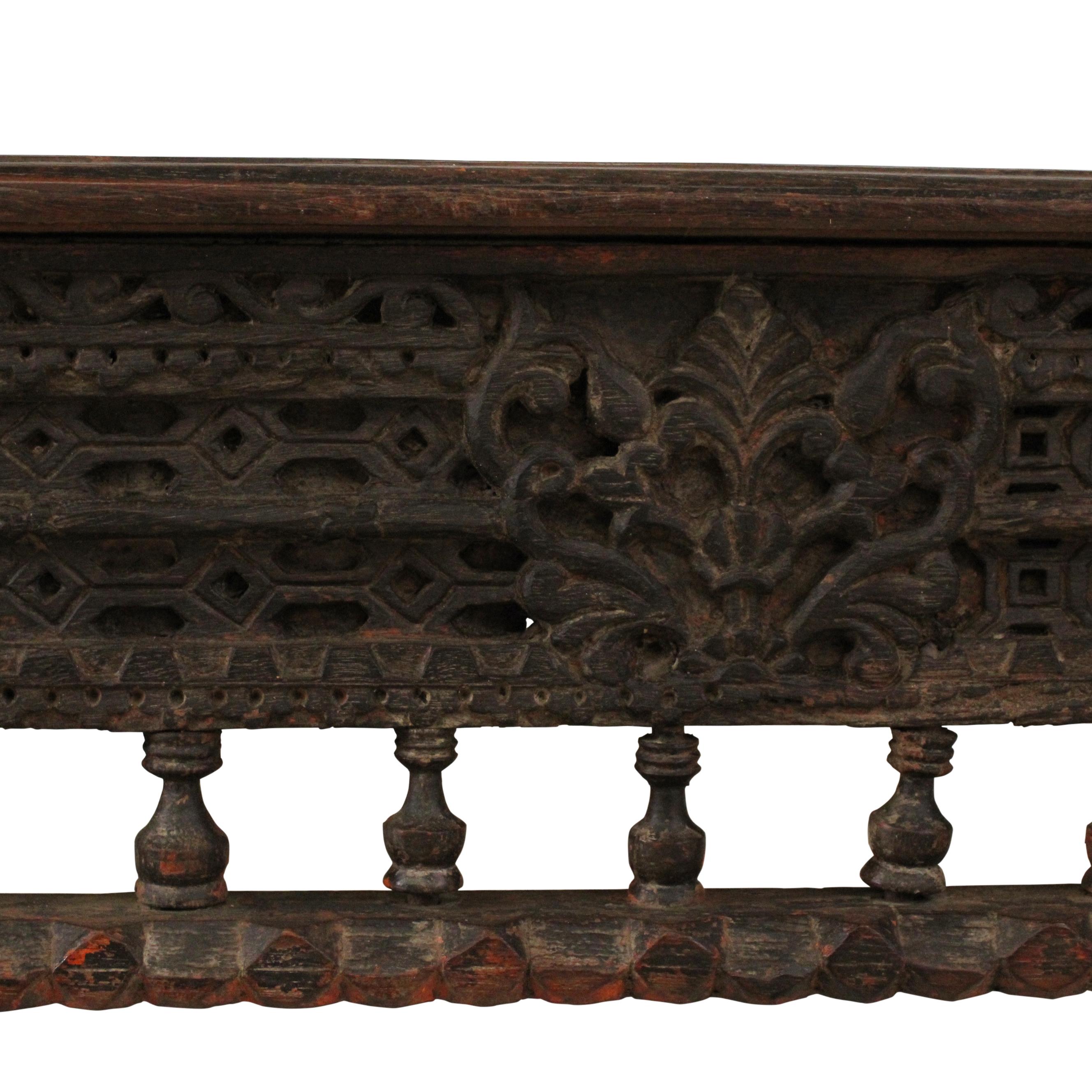Late 18th Century Indian Daybed or Coffee Table 1