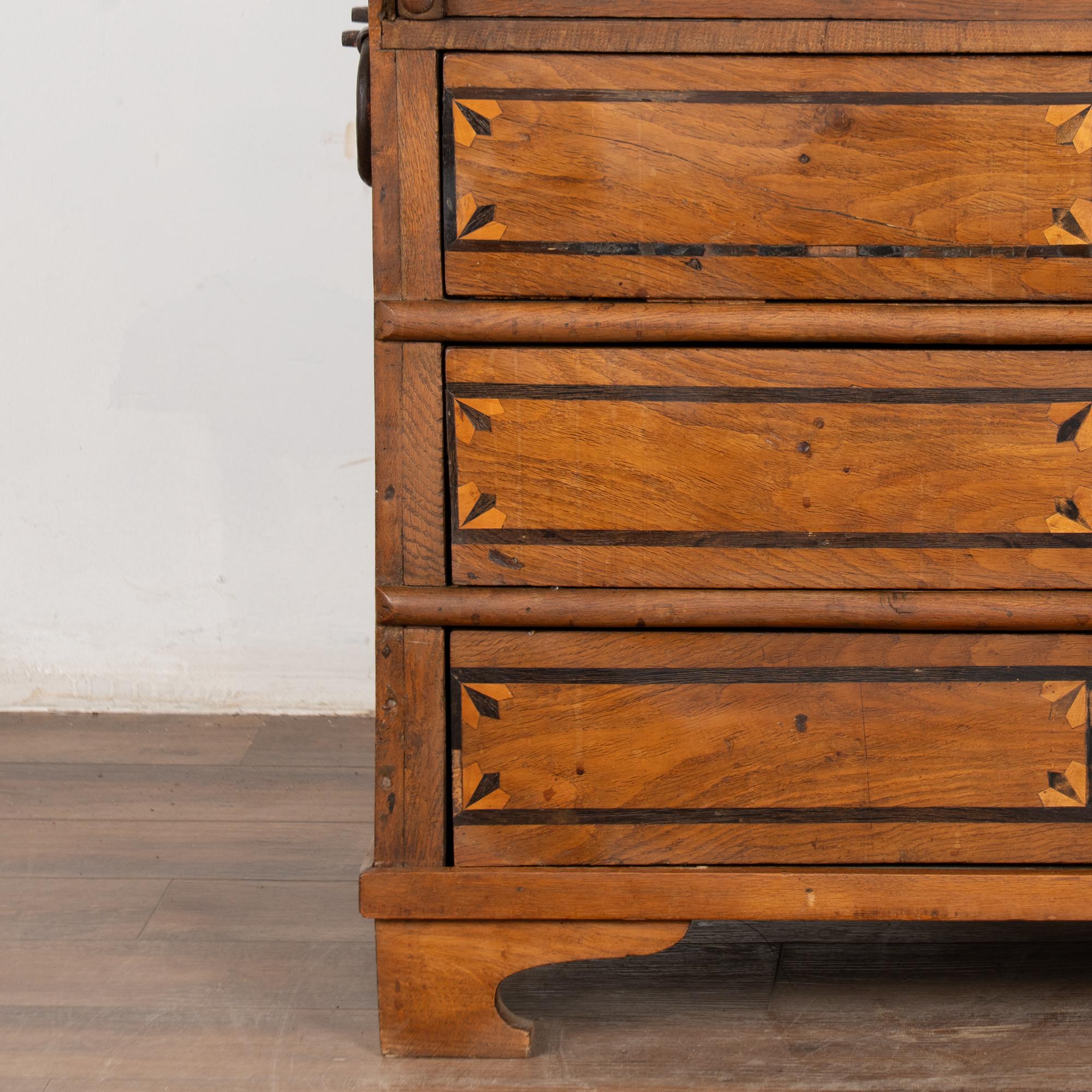 Bureau secrétaire en chêne marqueté de la fin du XVIIIe siècle, Danemark en vente 9