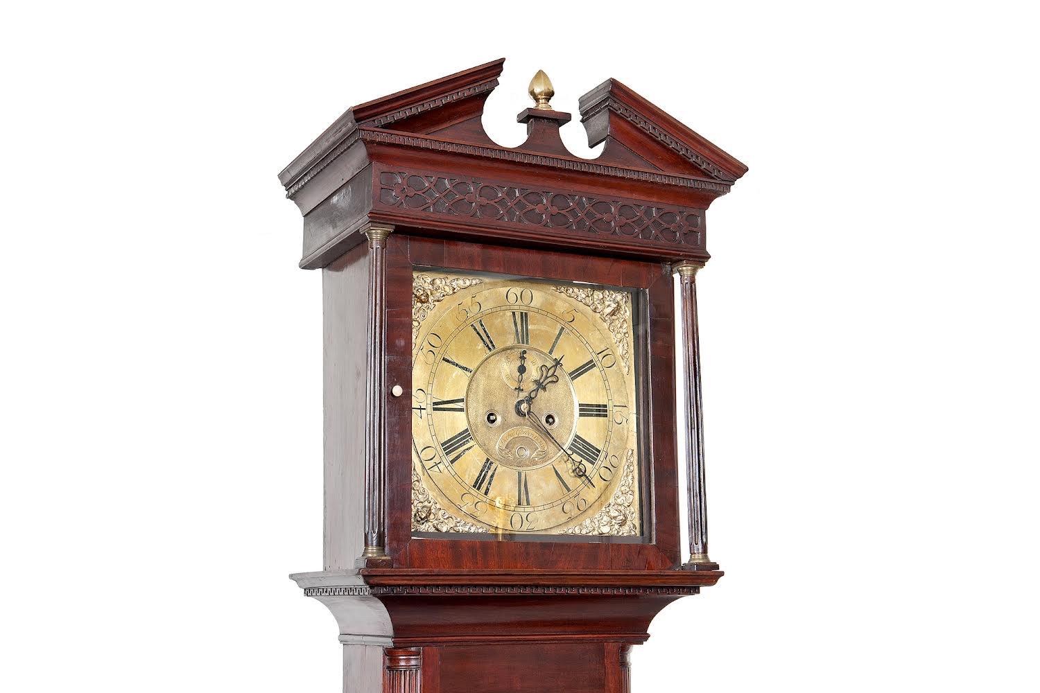 Late 18th Century Irish George III Mahogany and Brass Longcase Clock In Excellent Condition In Dublin 8, IE