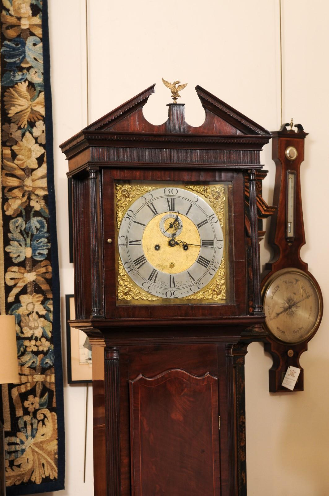 Irische Mahagoni-Gehäuseuhr, 18. Jahrhundert (Europäisch) im Angebot