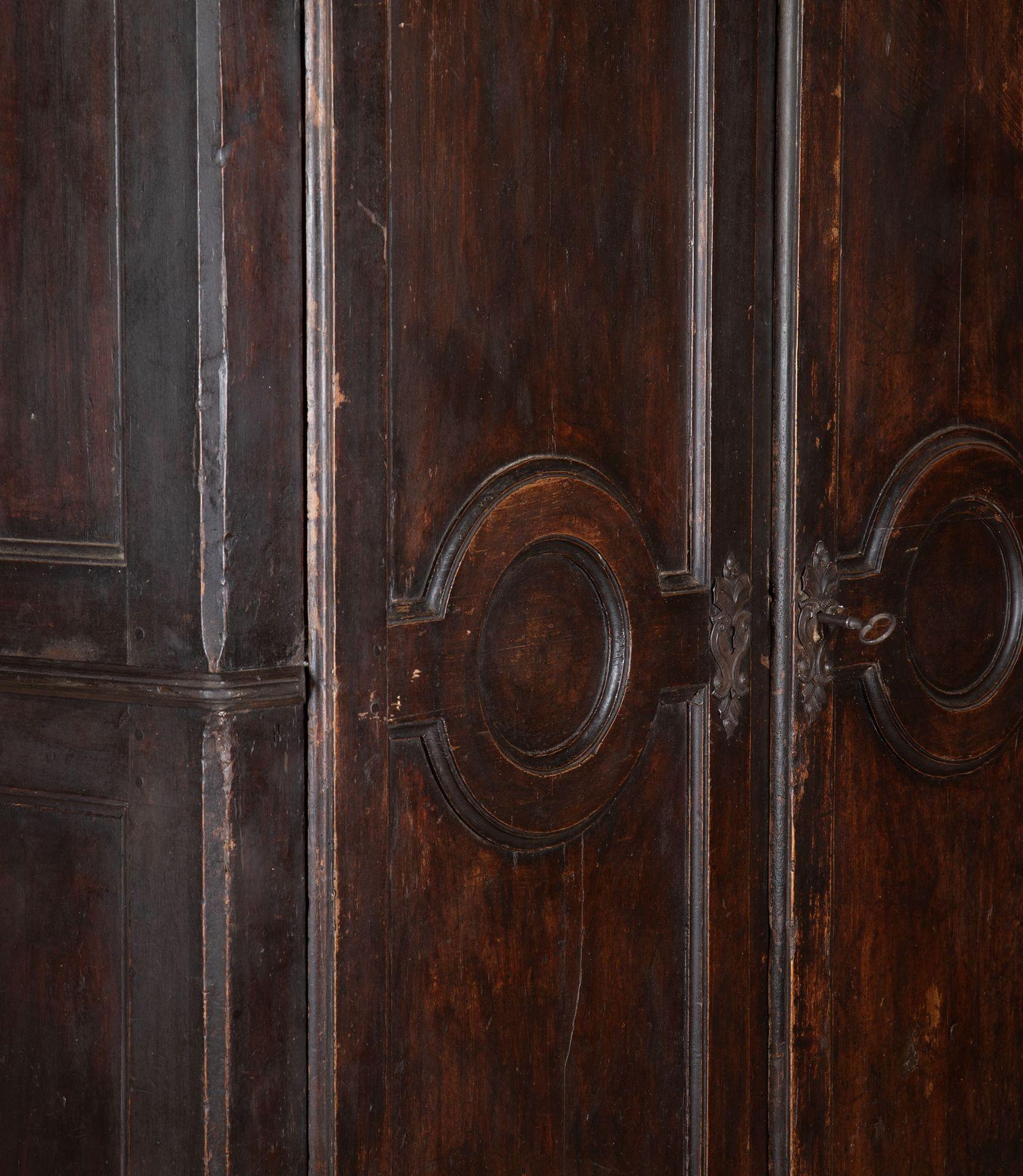 Armoire italiano della fine del XVIII secolo in vendita 2